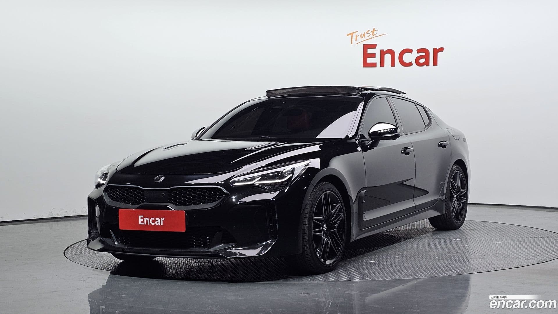 Main__Slider__Photo:Stinger Kia 2021.5-0