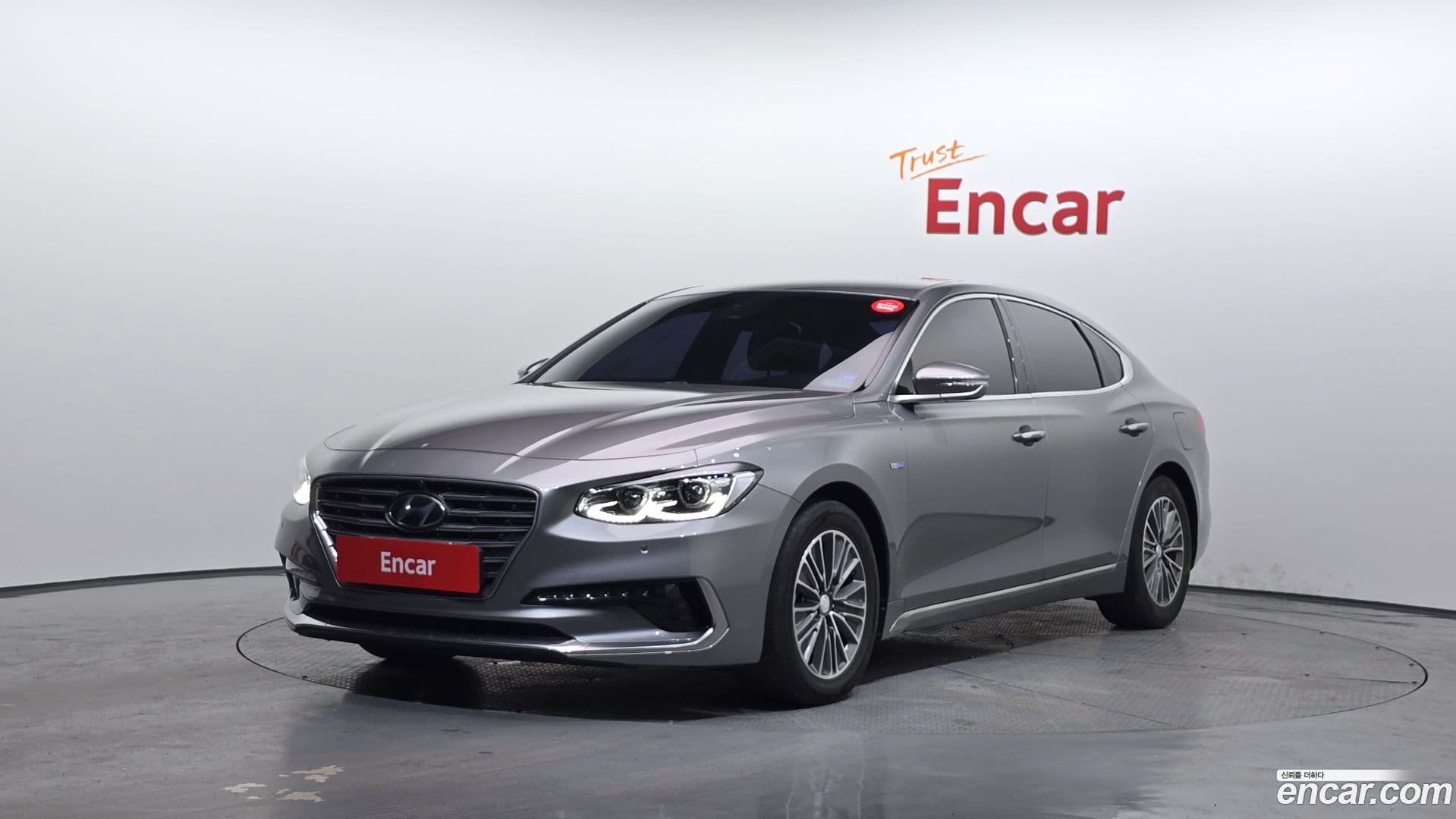 Main__Slider__Photo:Grandeur Hyundai 2018.8-0