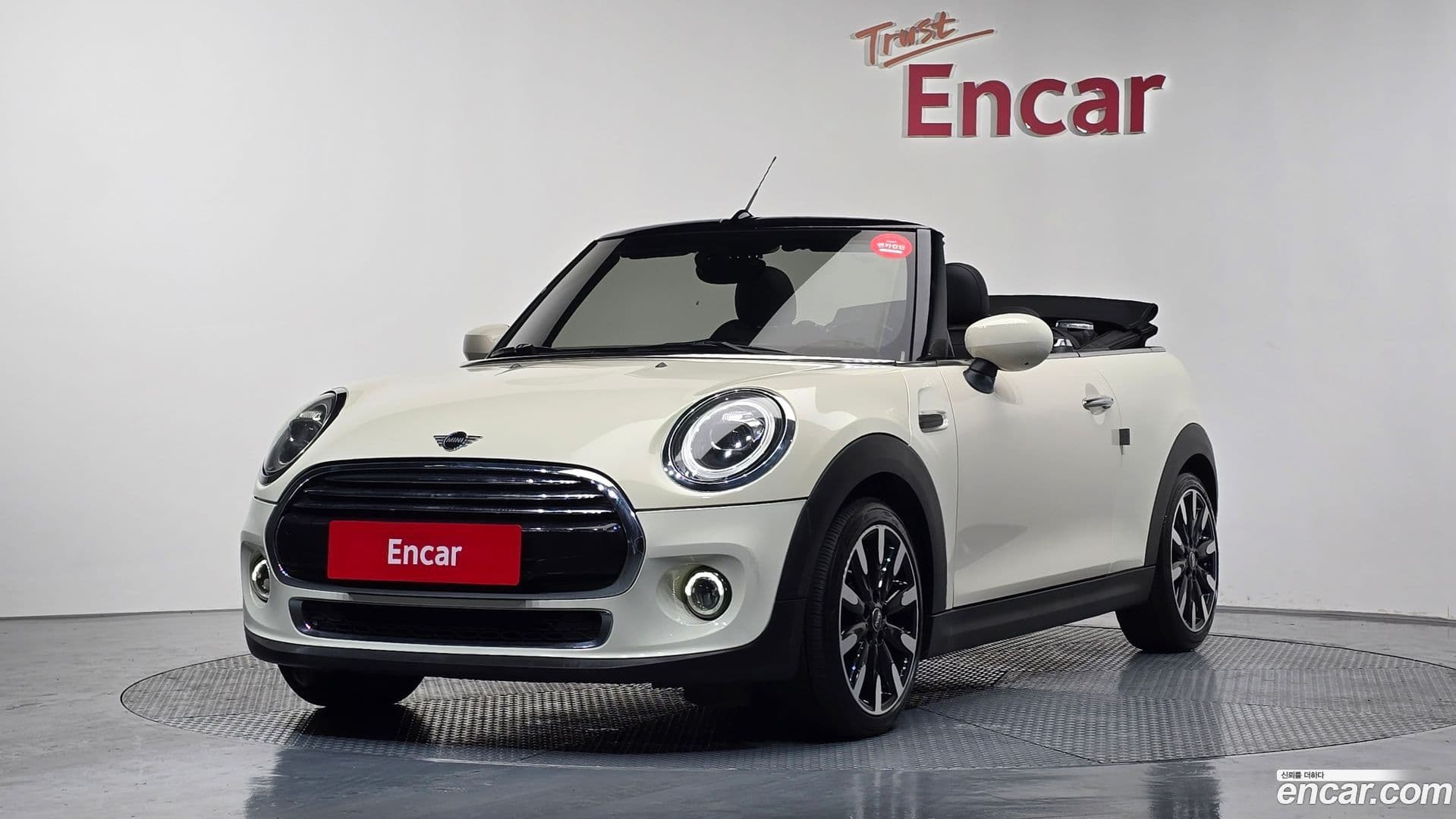 Main__Slider__Photo:Cooper Convertible Mini 2021.0-0
