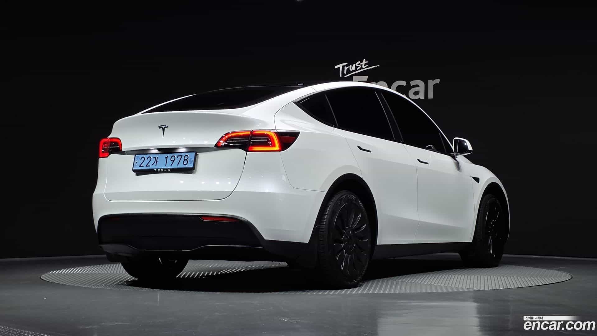 Model Y Tesla 2024.2-OUTER-002