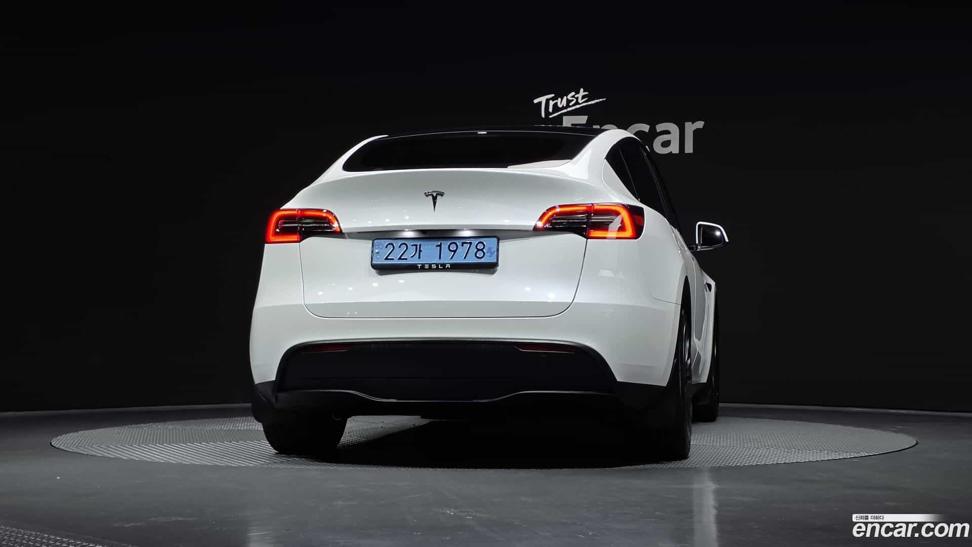 Model Y Tesla 2024.2-OUTER-004