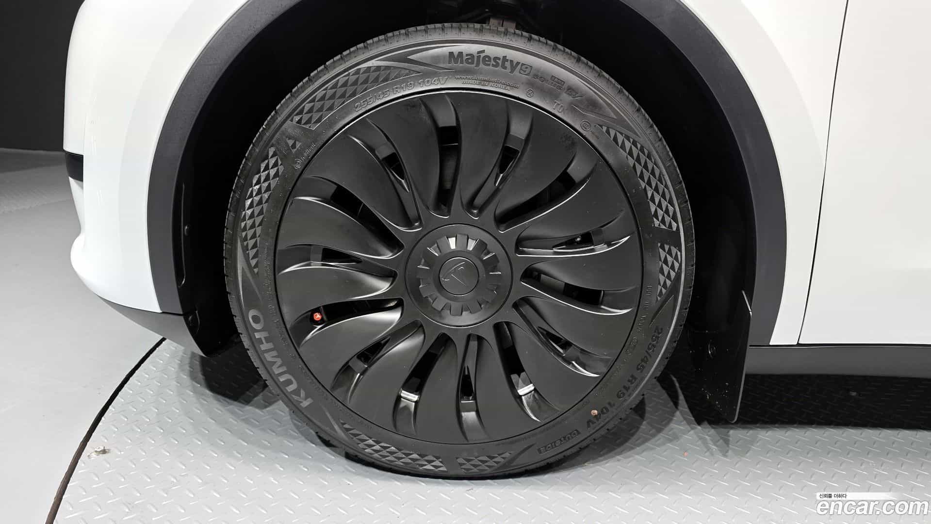 Model Y Tesla 2024.2-OUTER-005