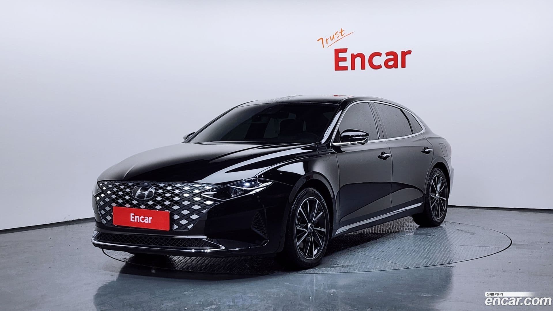 Main__Slider__Photo:Grandeur Hyundai 2022.6-0