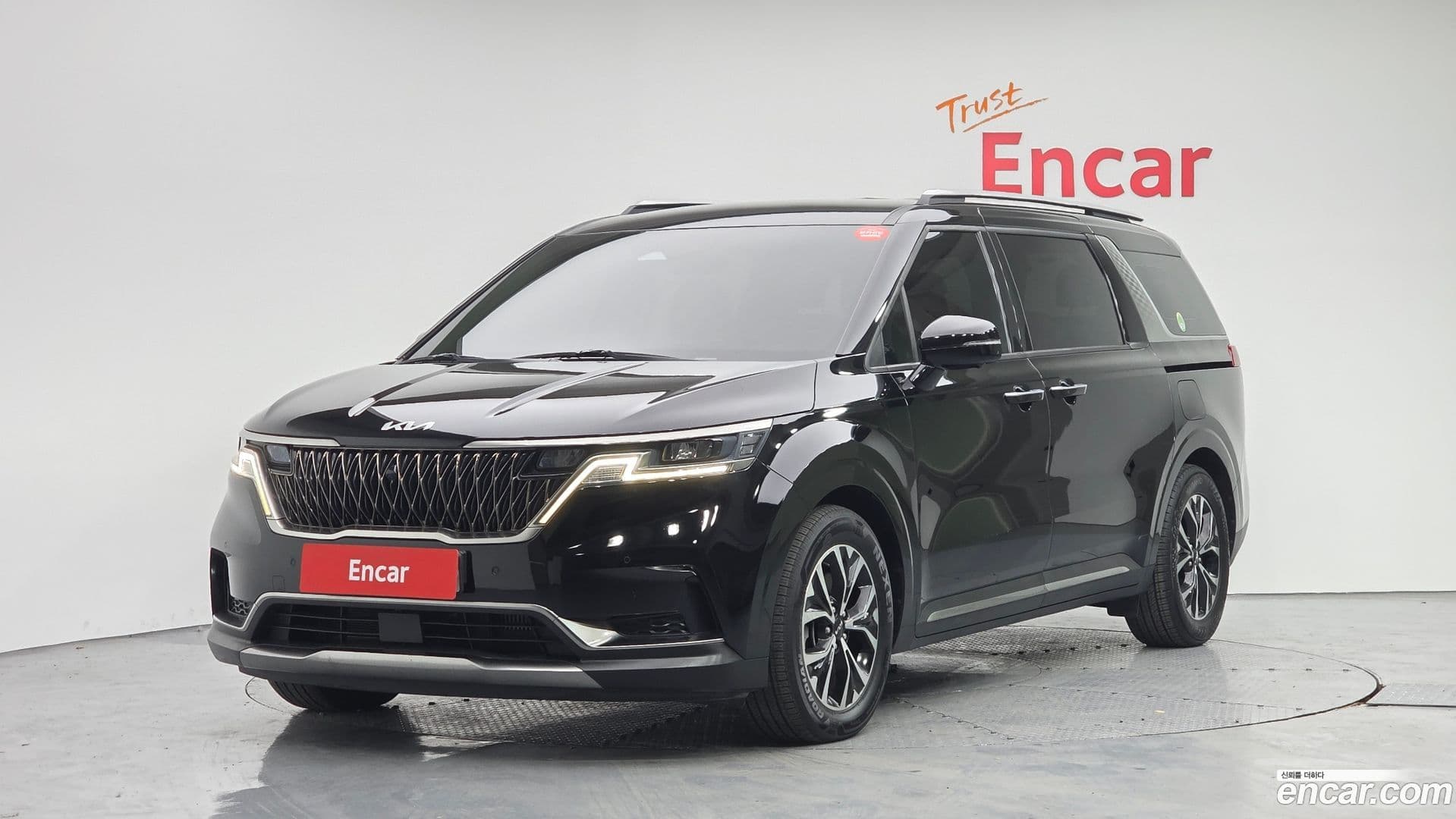 Main__Slider__Photo:Canival Kia 2022.0-0