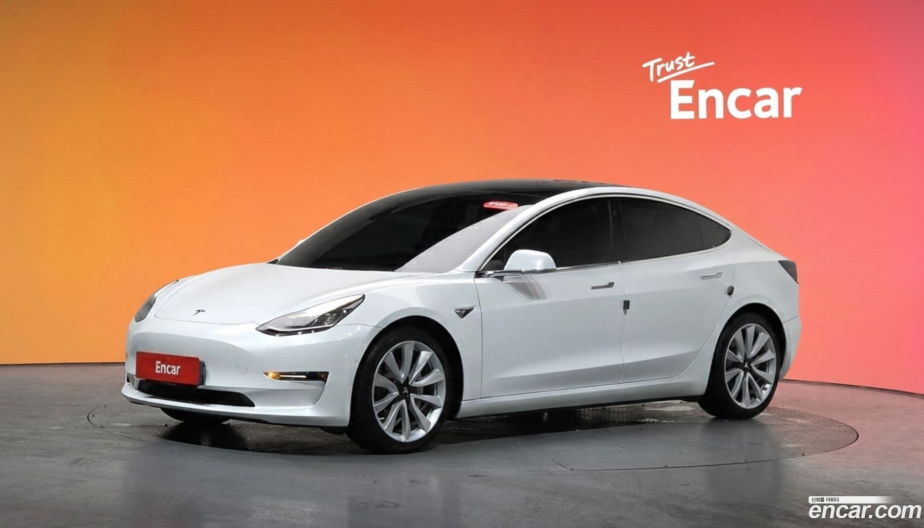 Main__Slider__Photo:Model 3 Tesla 2020.5-0