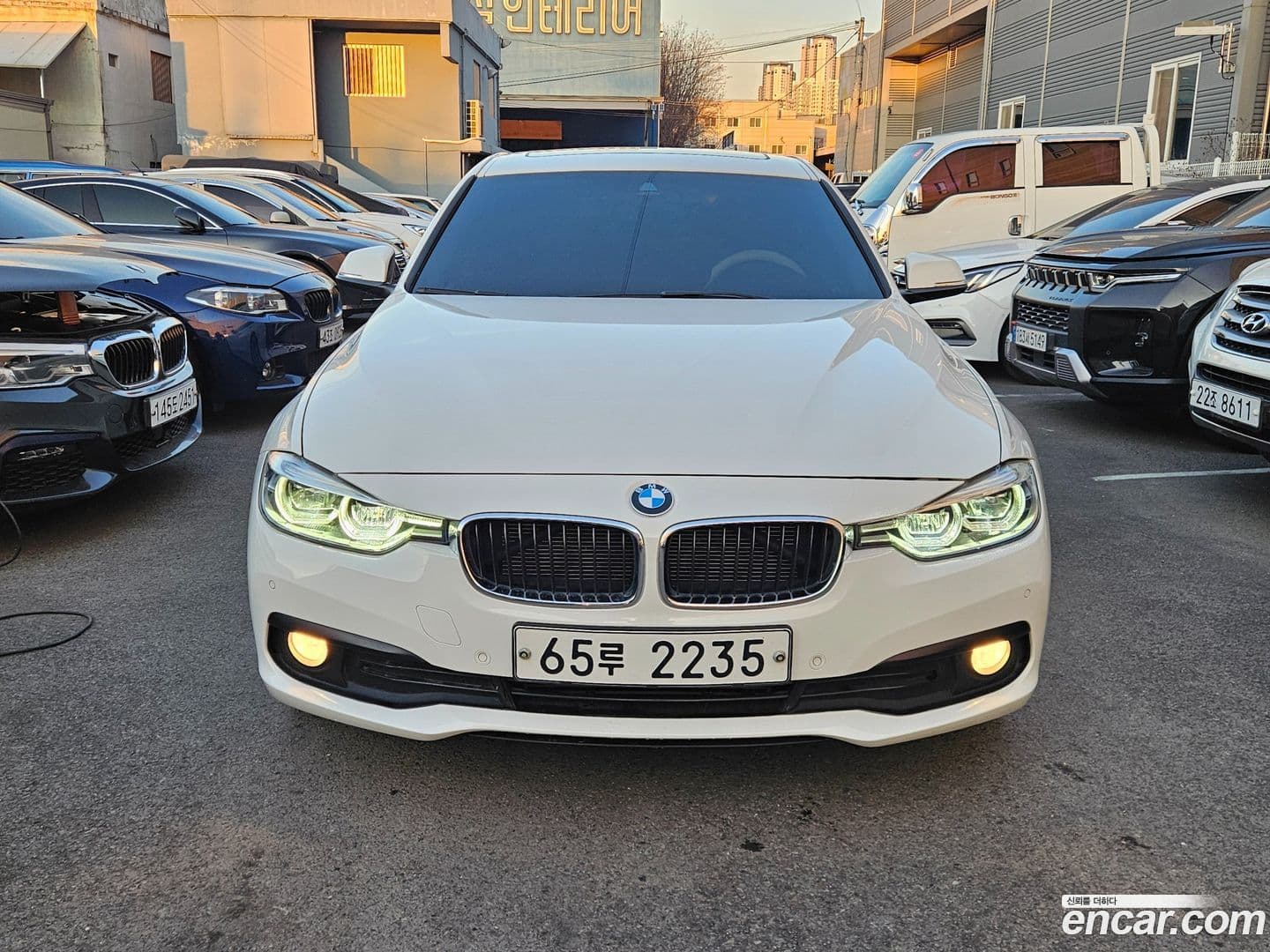 Main__Slider__Photo:3-Series BMW 2018.1-0