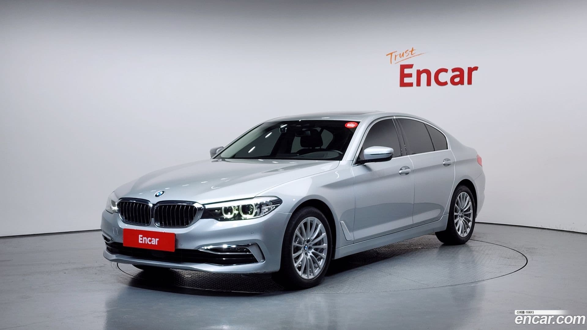Main__Slider__Photo:5-Series BMW 2019.8-0