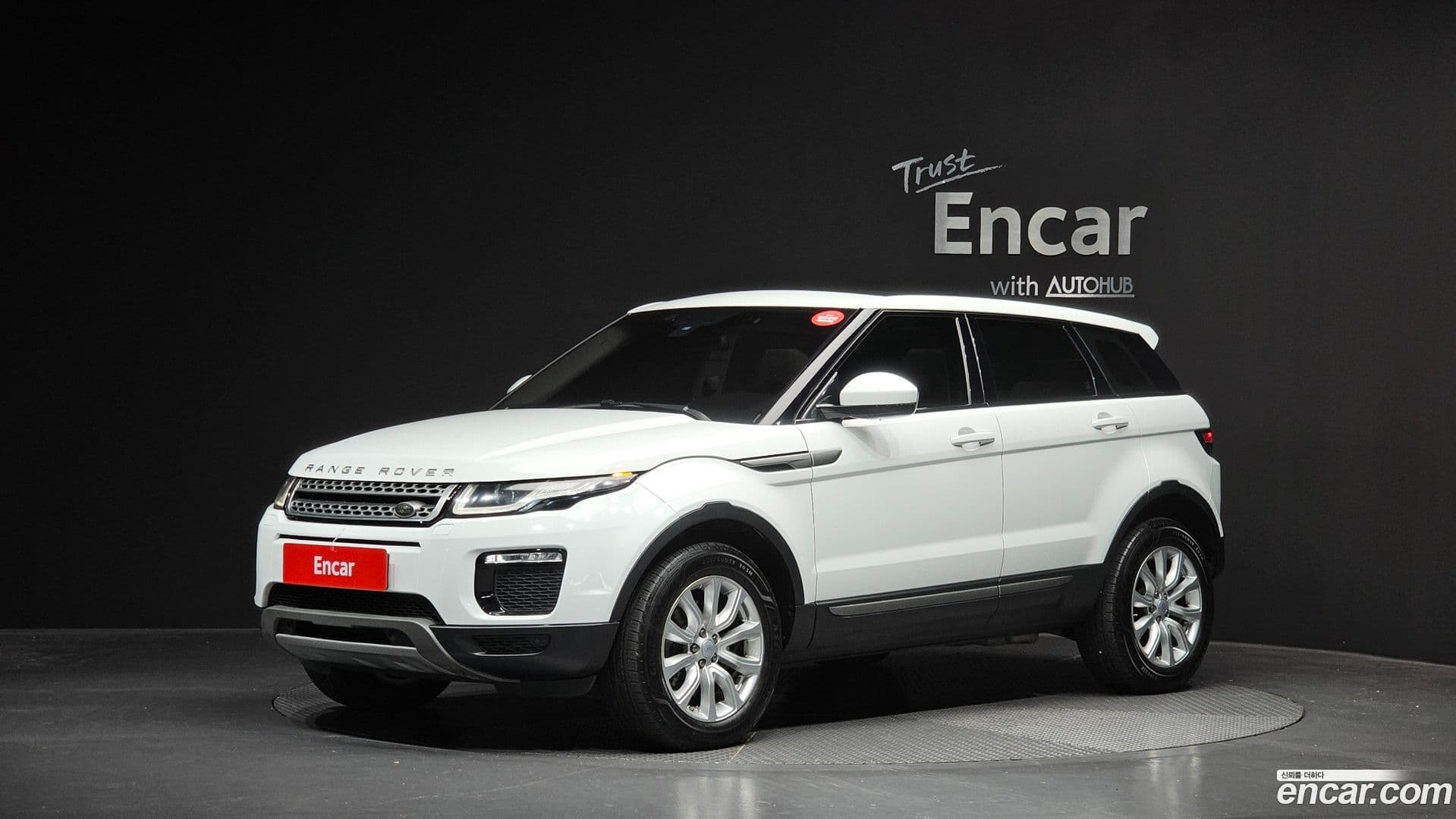 Main__Slider__Photo:Range Rover Evoque Land Rover 2018.2-0