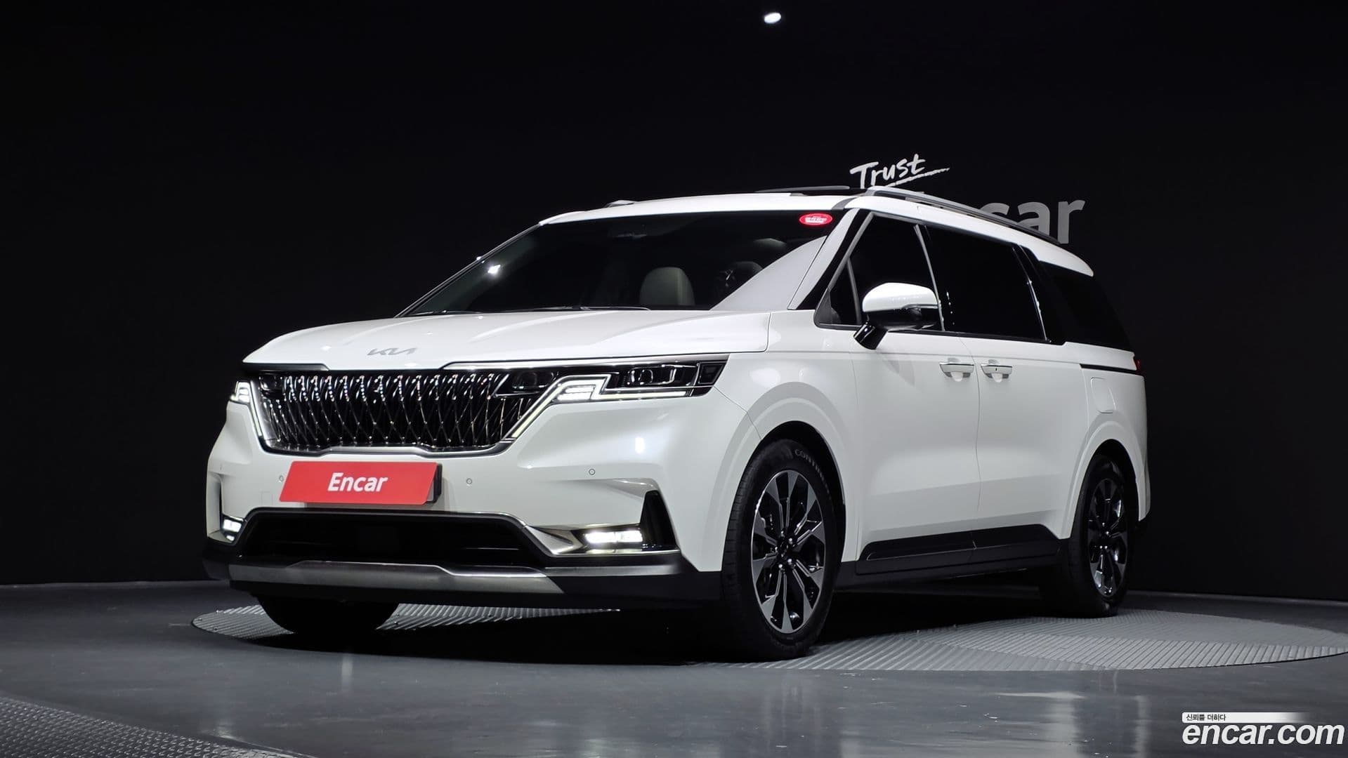 Main__Slider__Photo:Canival Kia 2021.8-0
