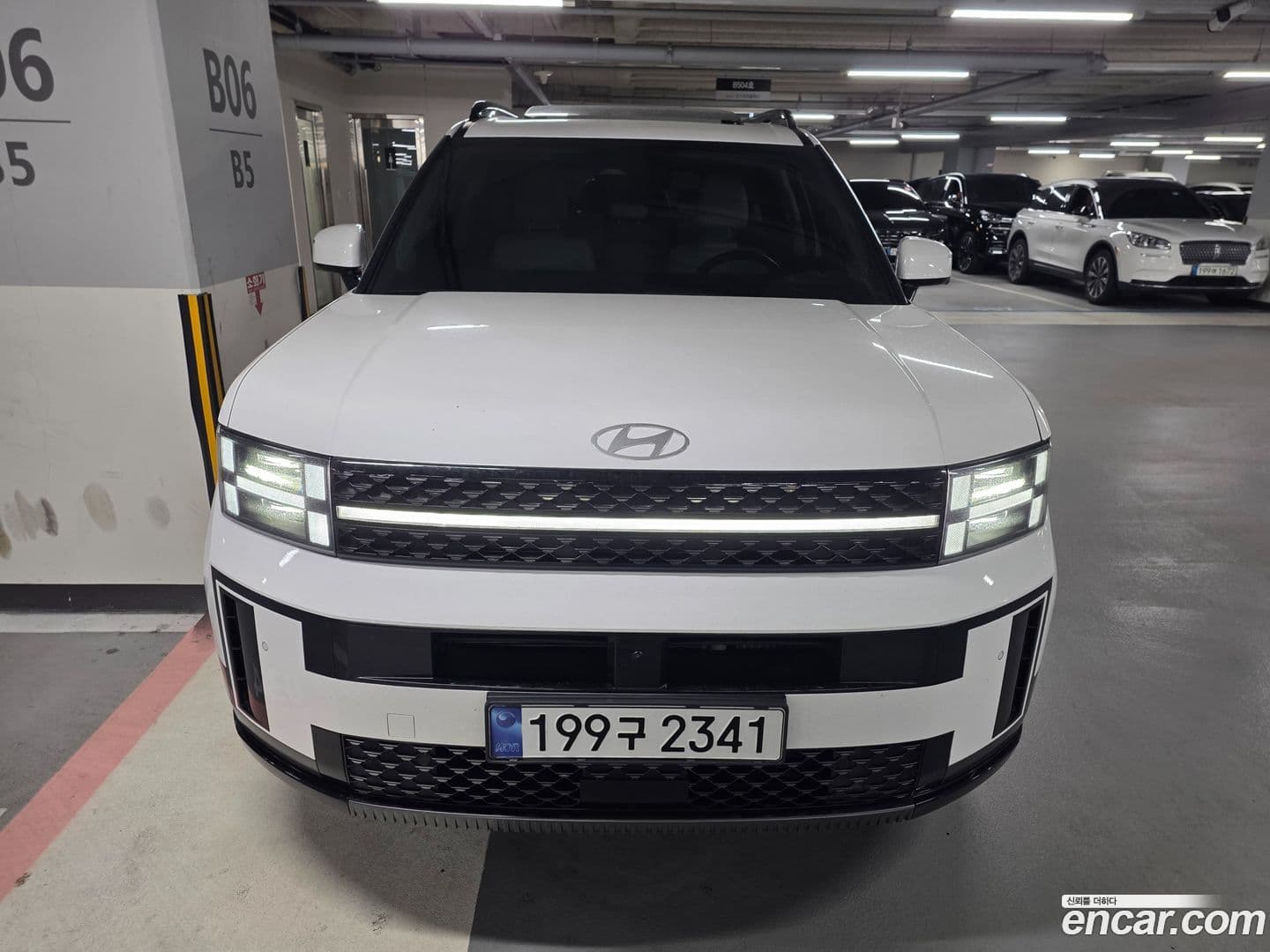 Main__Slider__Photo:Santafe Hyundai 2023.11-0