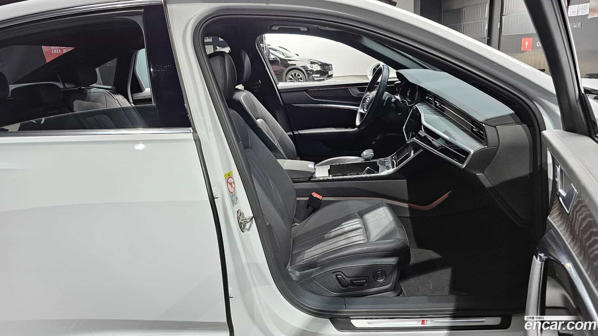 A6 Audi 2022.10-INNER-010