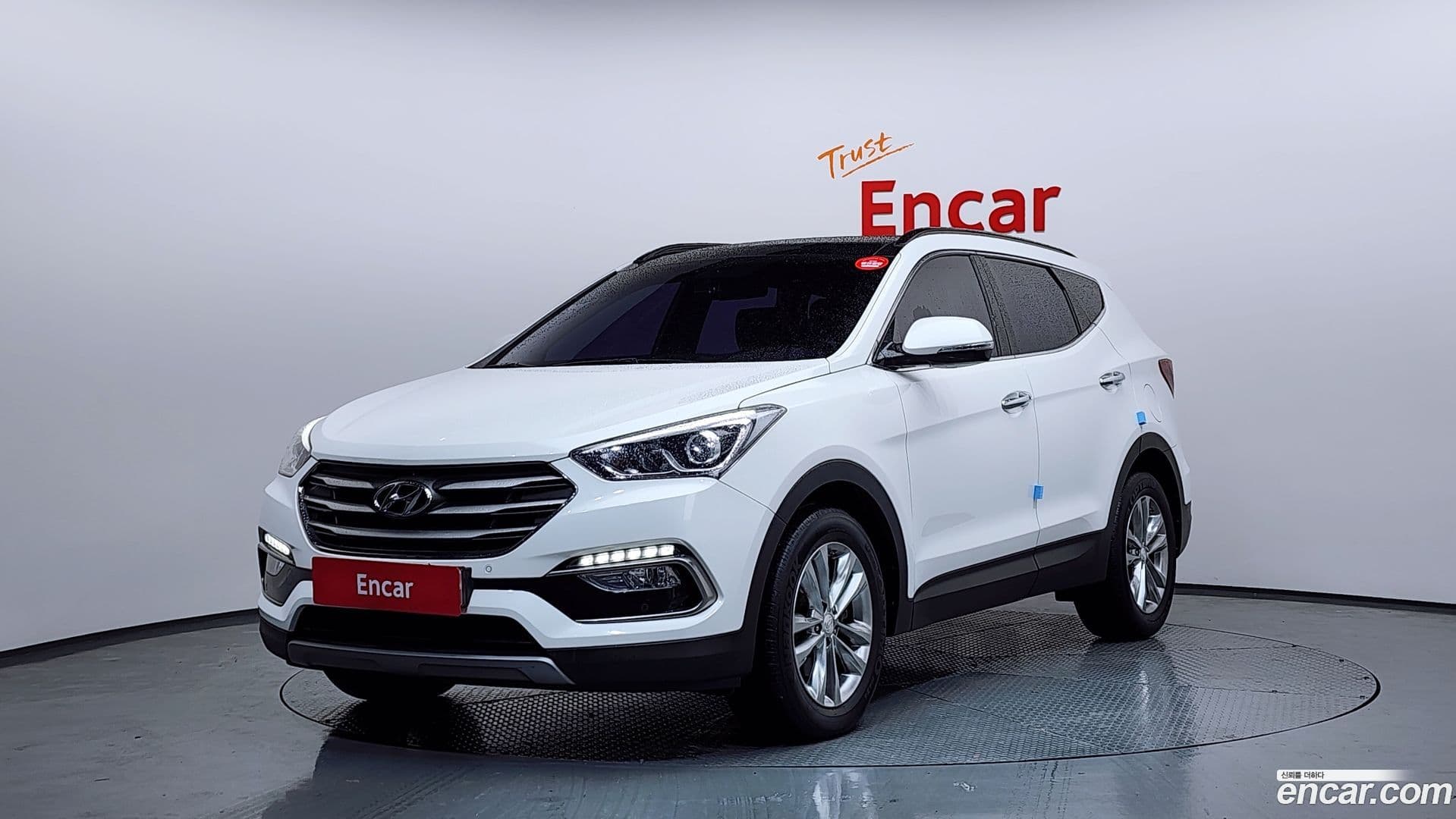 Main__Slider__Photo:Santafe Hyundai 2015.6-0
