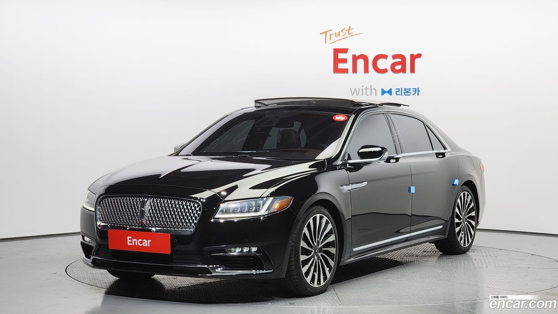 Main__Slider__Photo:Continental Lincoln 2017.11-0