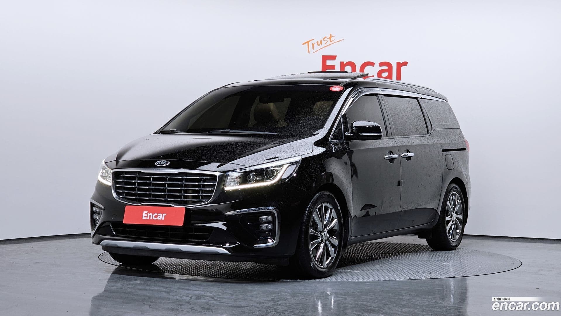 Main__Slider__Photo:Canival Kia 2018.6-0