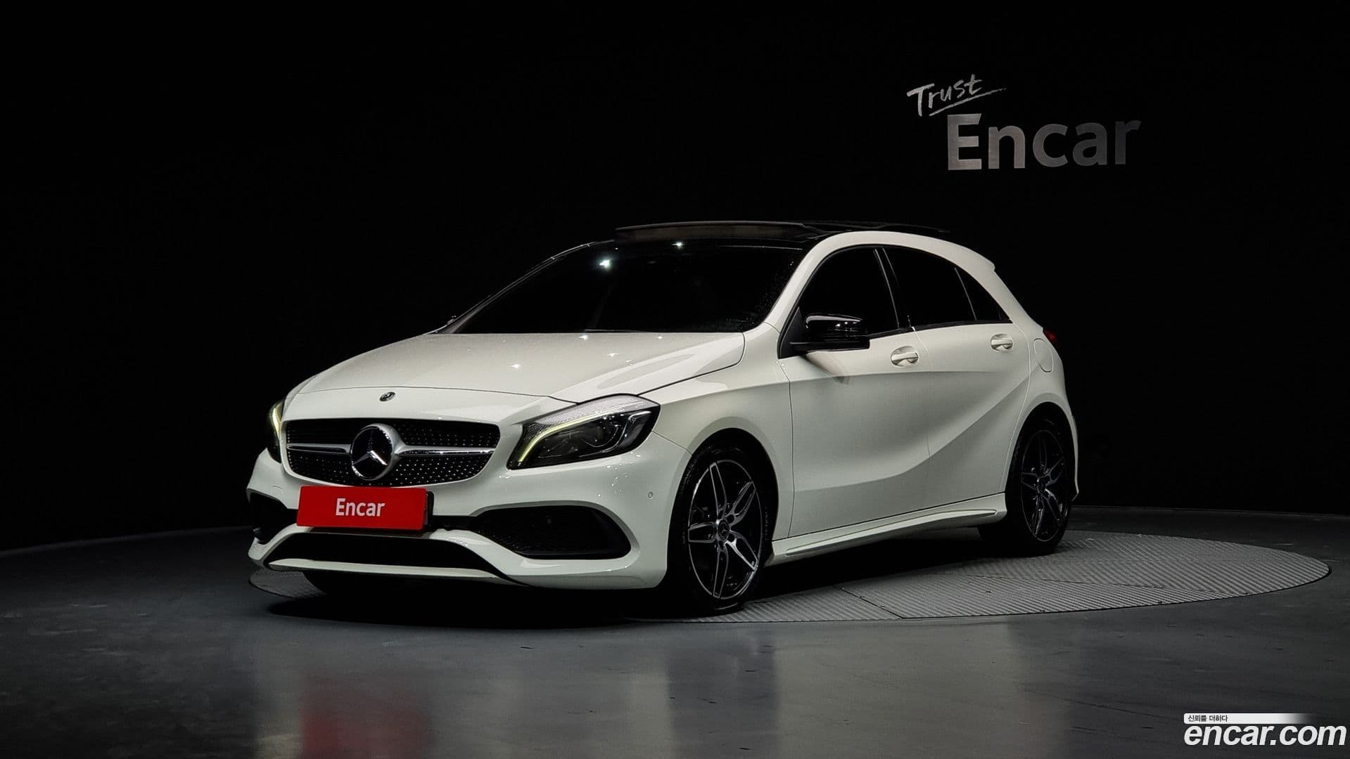 Main__Slider__Photo:A-Class Mercedes-Benz 2017.10-0