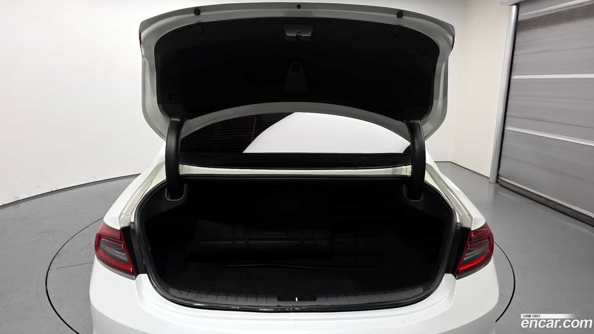 Grandeur Hyundai 2018.5-OPTION-024