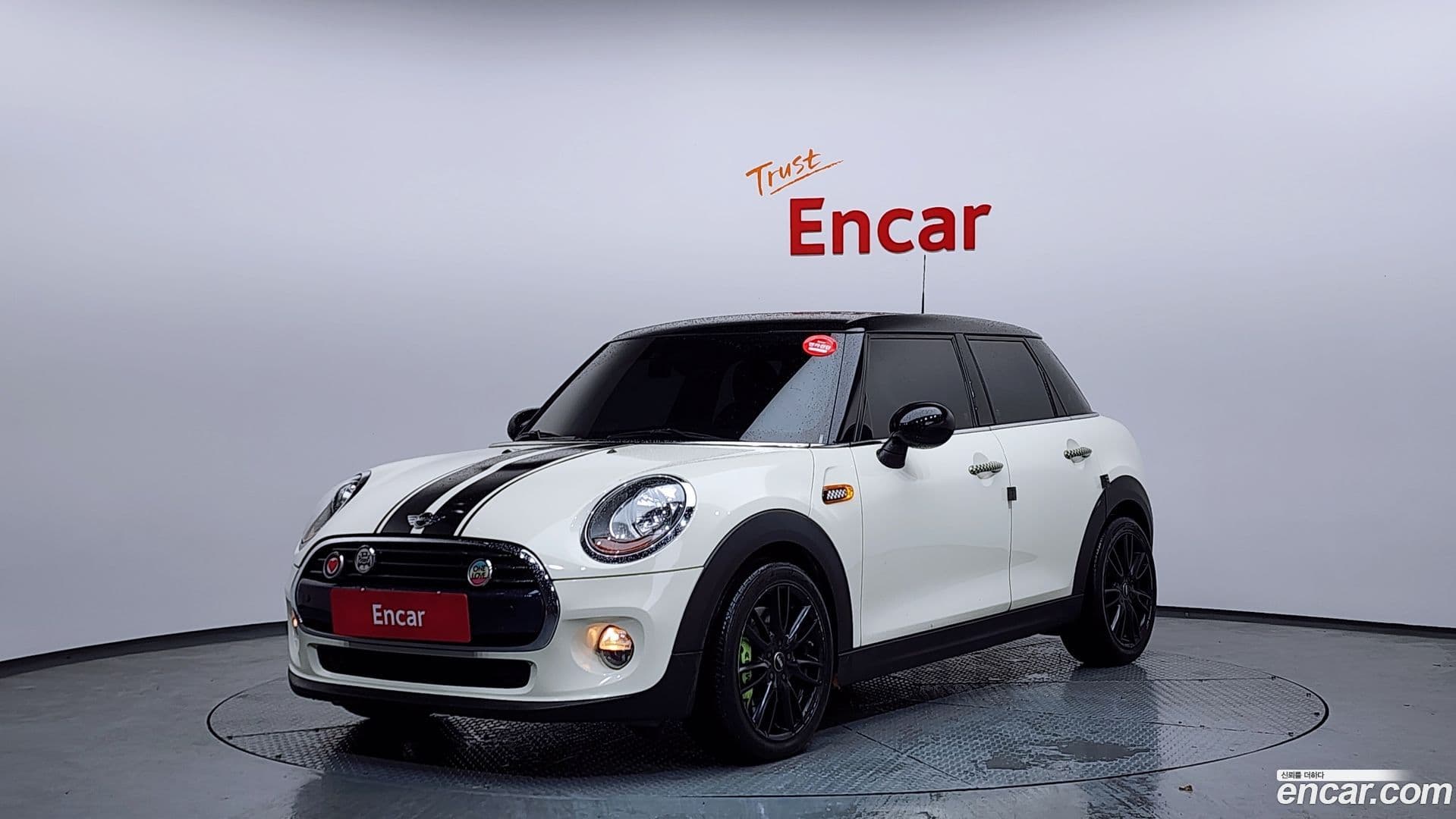Main__Slider__Photo:Cooper Mini 2017.3-0