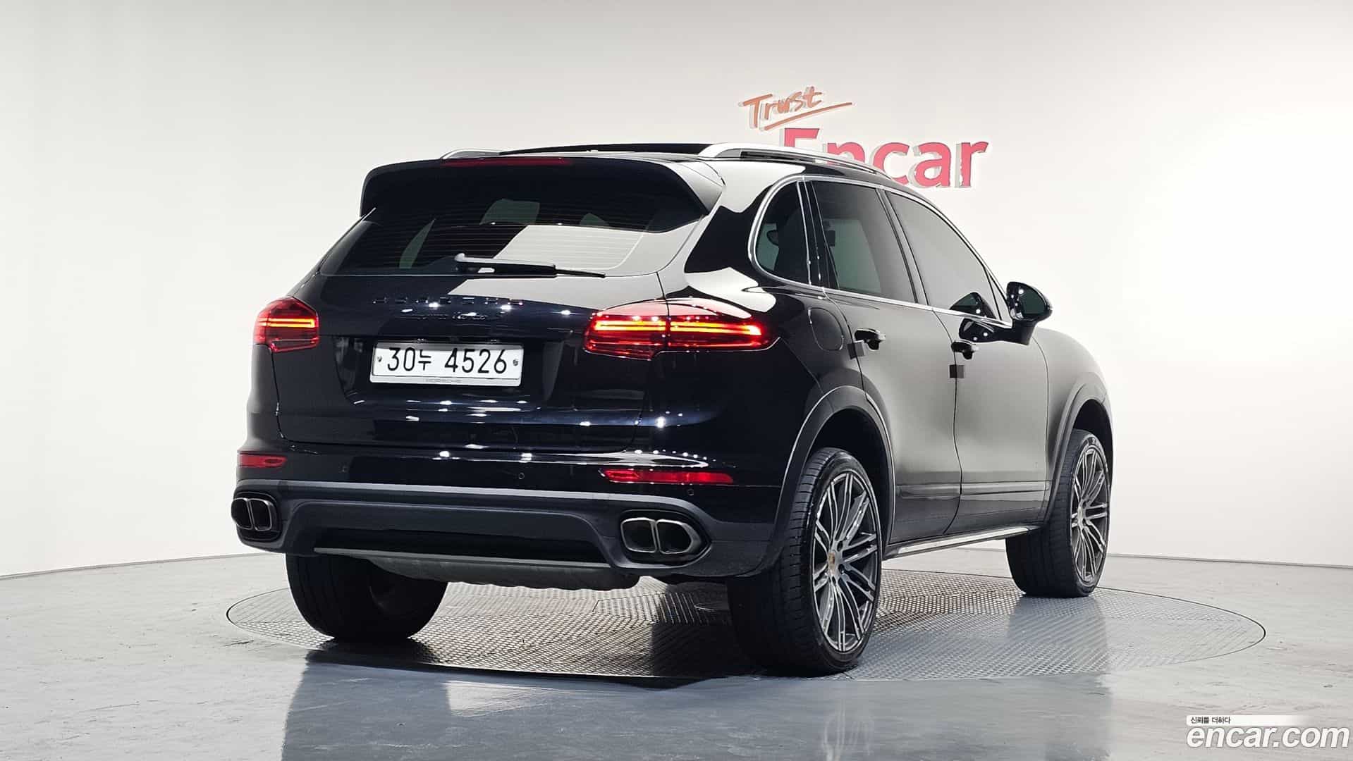 Cayenne Porsche 2014.11-OUTER-002