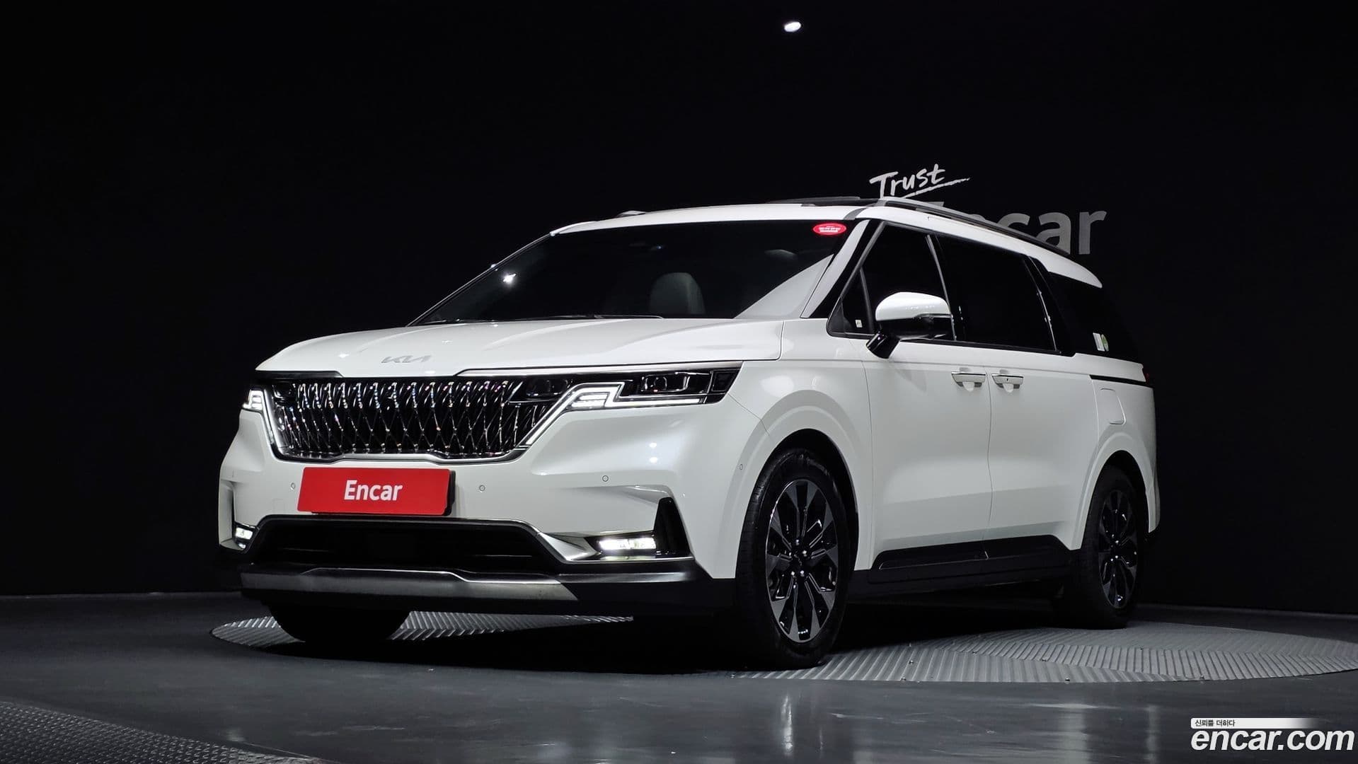 Main__Slider__Photo:Canival Kia 2023.7-0