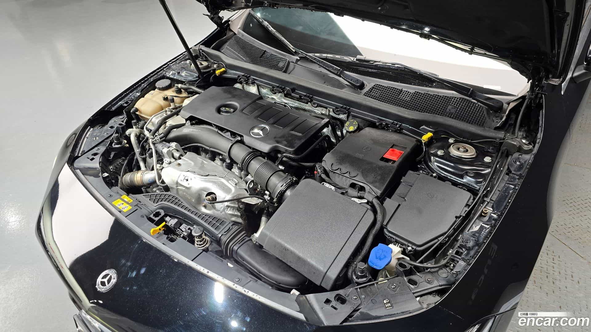 CLA-Class Mercedes-Benz 2020.4-INNER-006