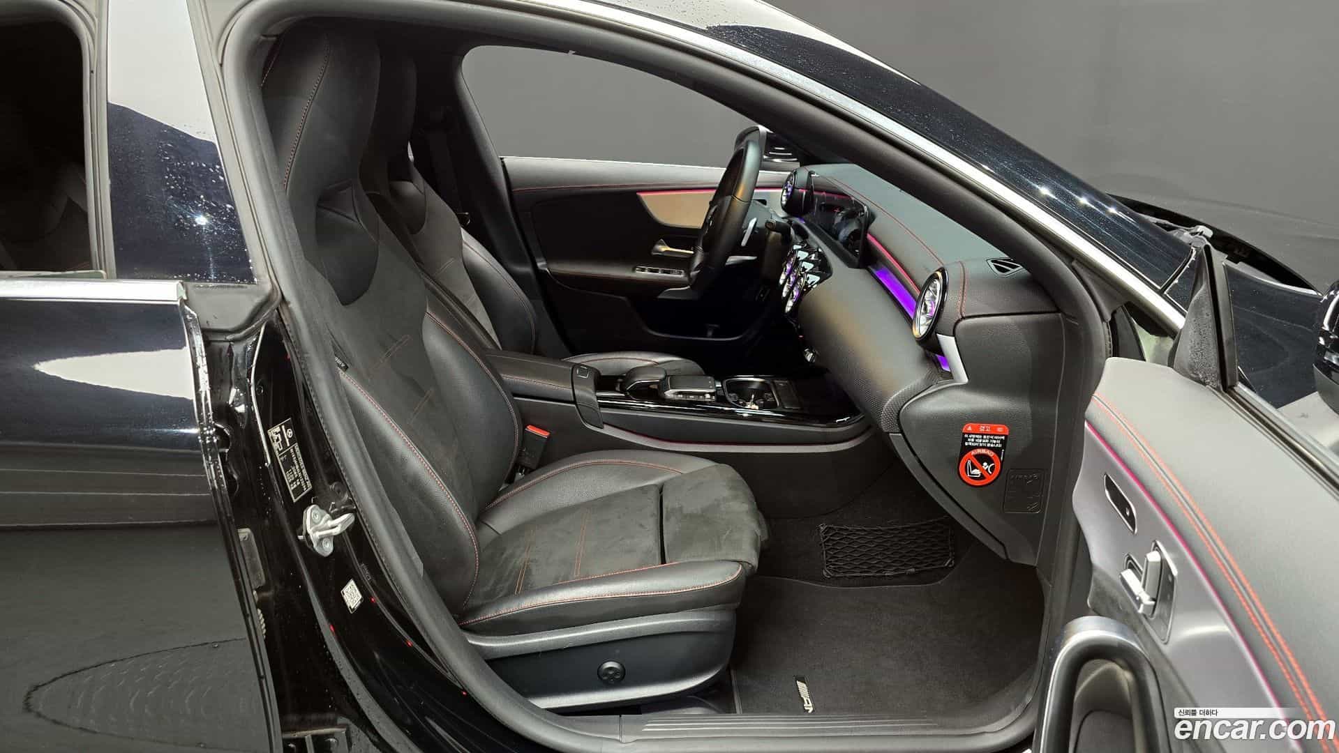 CLA-Class Mercedes-Benz 2020.4-OPTION-015