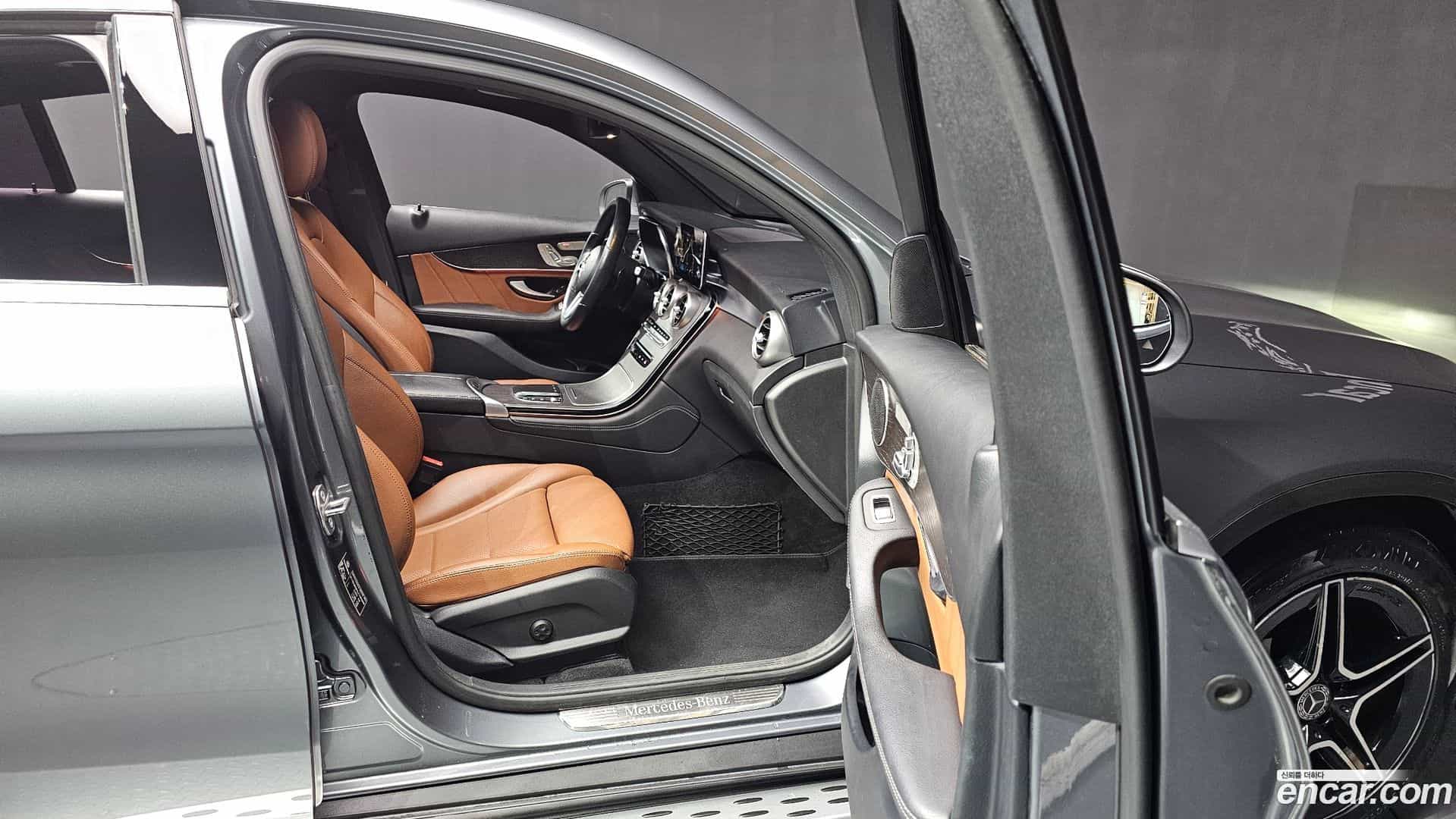 GLC-Class Mercedes-Benz 2020.2-OPTION-015