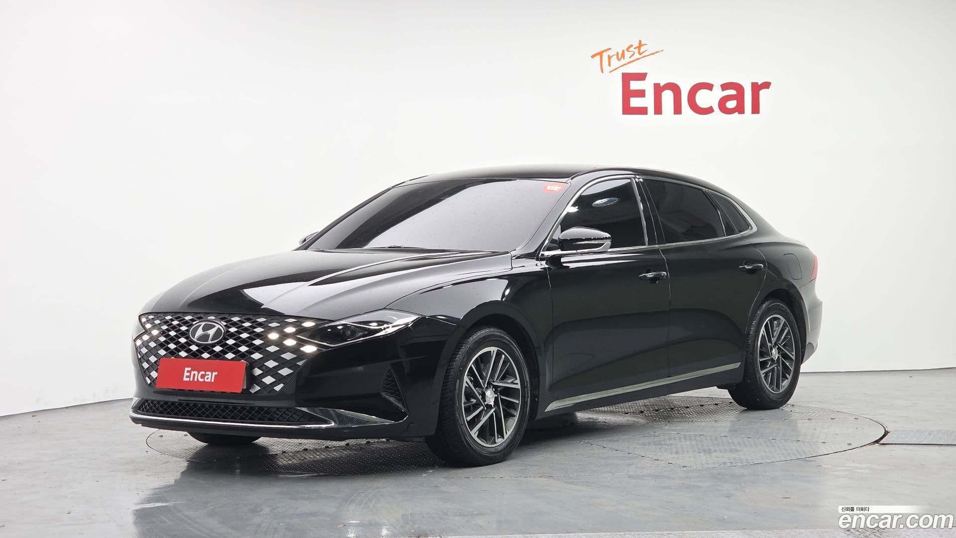 Main__Slider__Photo:Grandeur Hyundai 2022.7-0