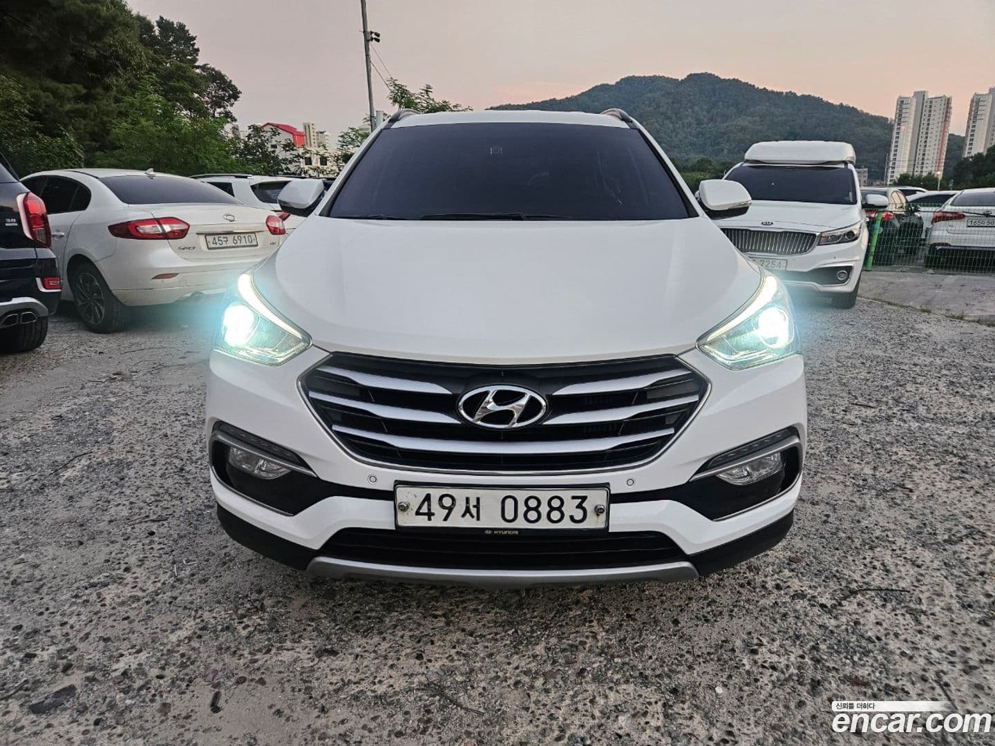 Main__Slider__Photo:Santafe Hyundai 2016.1-0