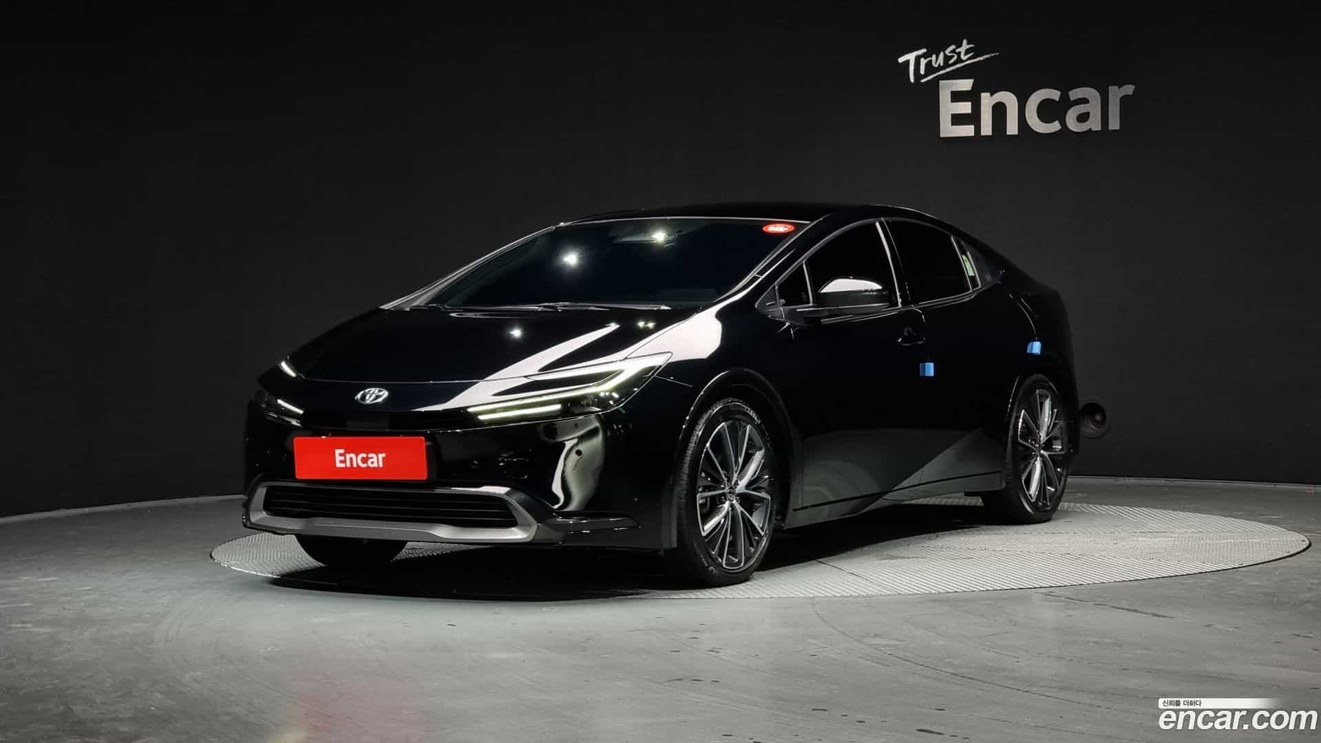 Prius Toyota 2023.10-OUTER-001