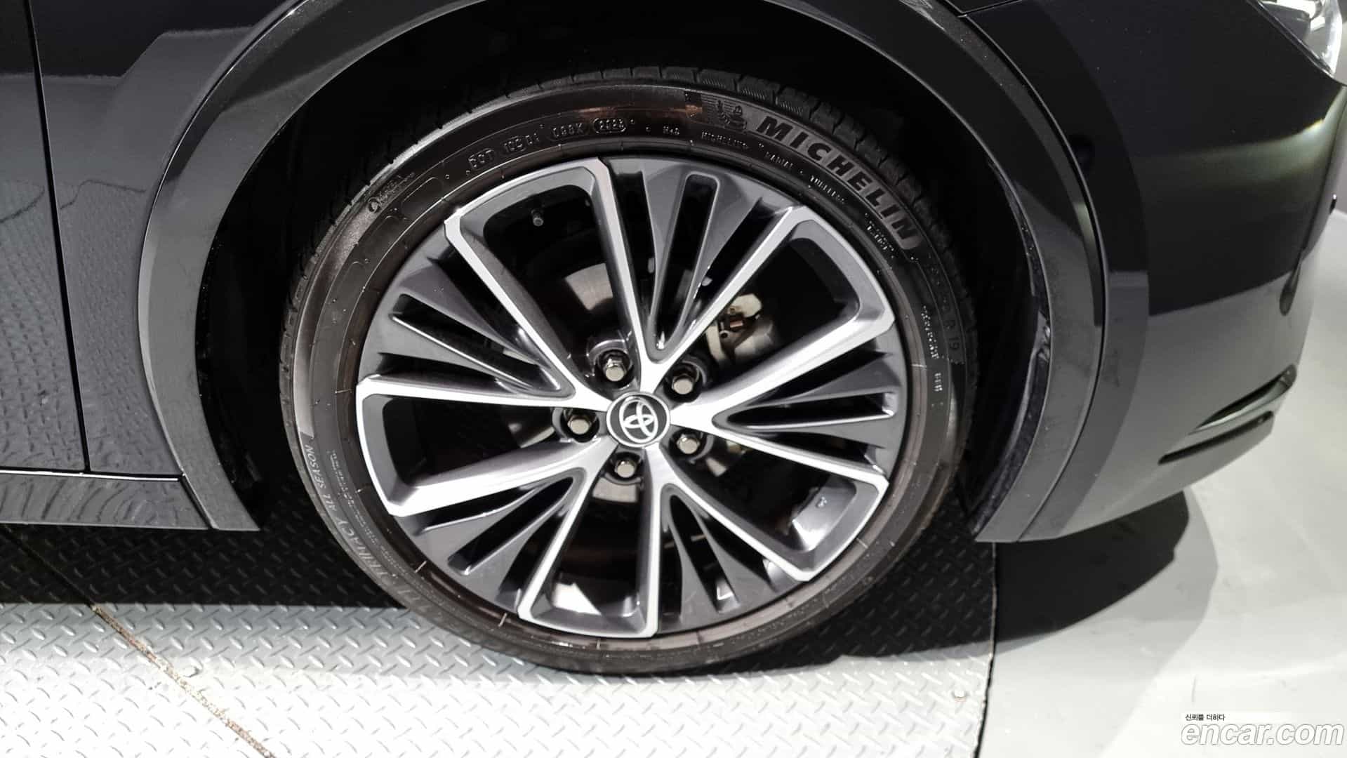 Prius Toyota 2023.10-OUTER-005