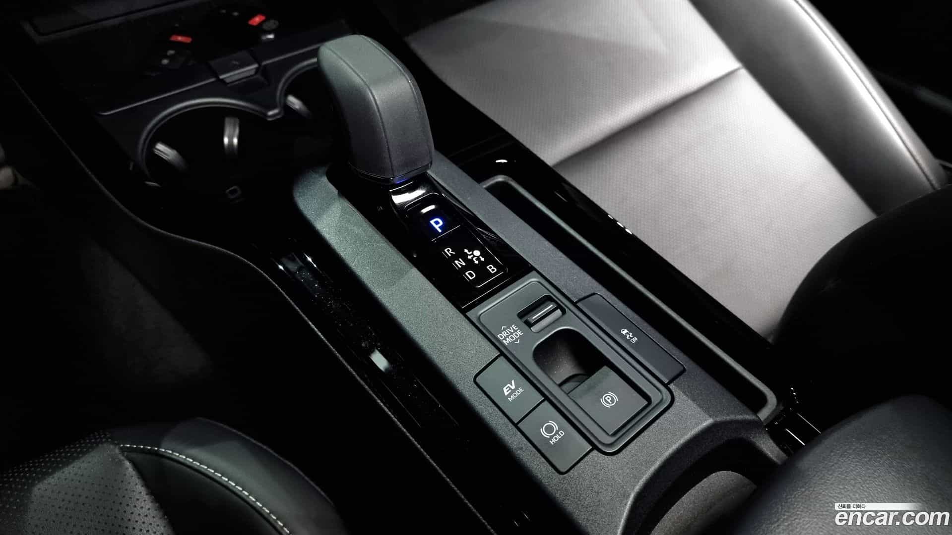 Prius Toyota 2023.10-INNER-009