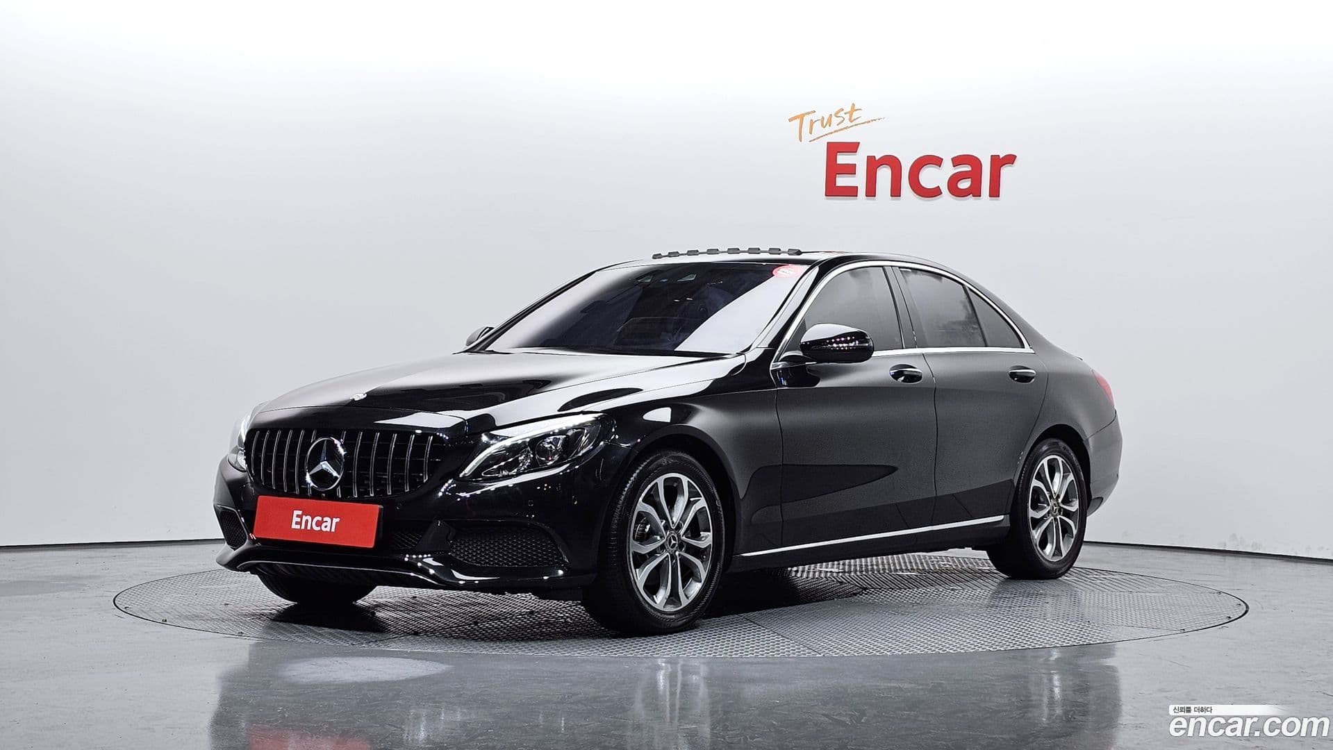 Main__Slider__Photo:C-Class Mercedes-Benz 2017.1-0