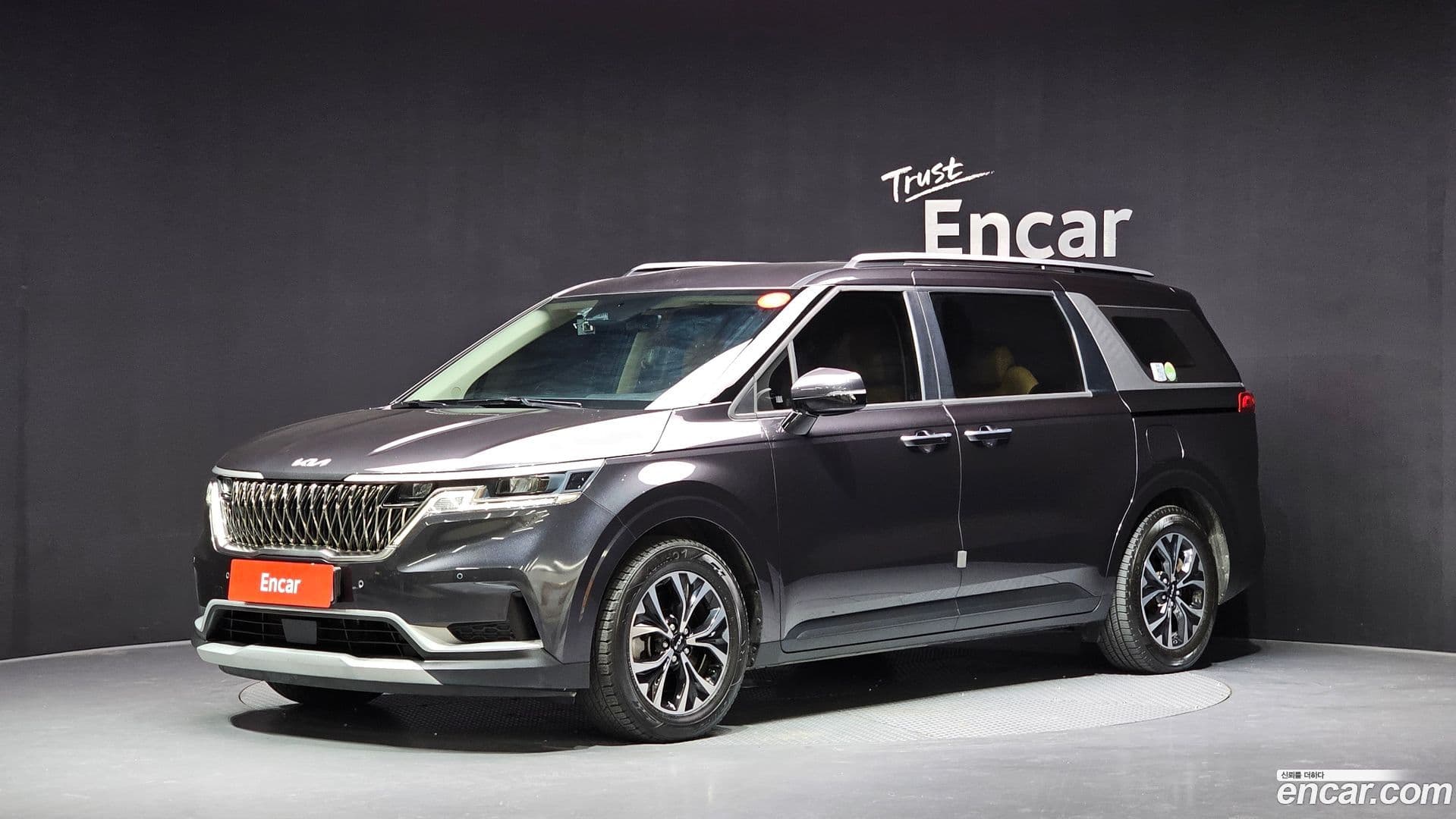 Main__Slider__Photo:Canival Kia 2022.11-0
