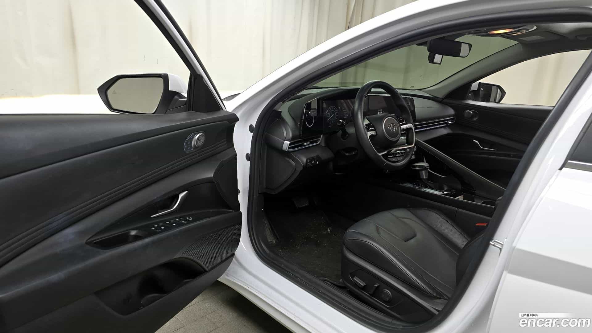 AVANTE Hyundai 2021.4-OPTION-015