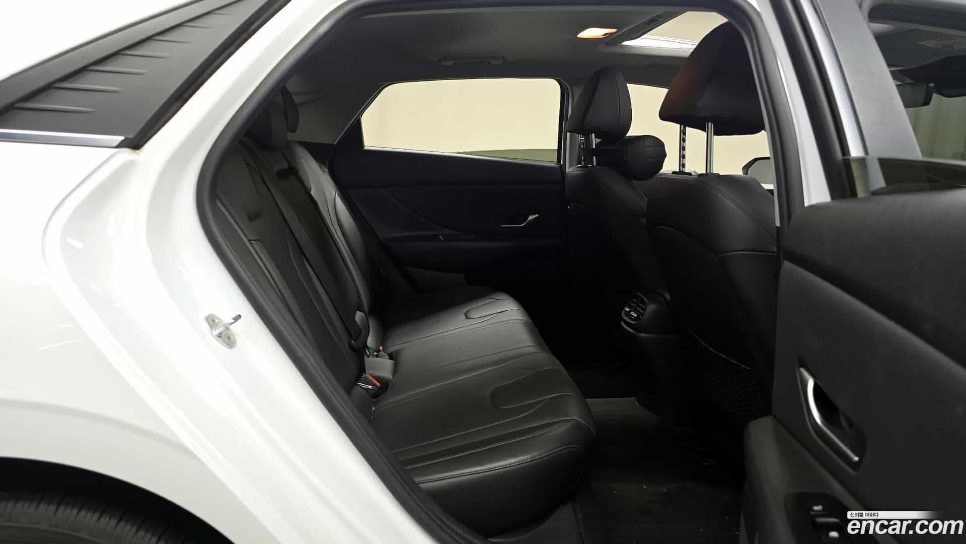AVANTE Hyundai 2021.4-OPTION-016