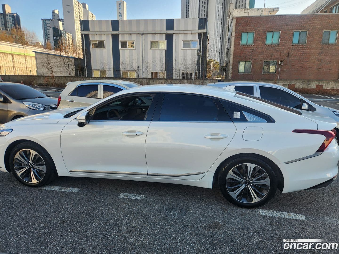Main__Slider__Photo:K8 Kia 2021.4-0