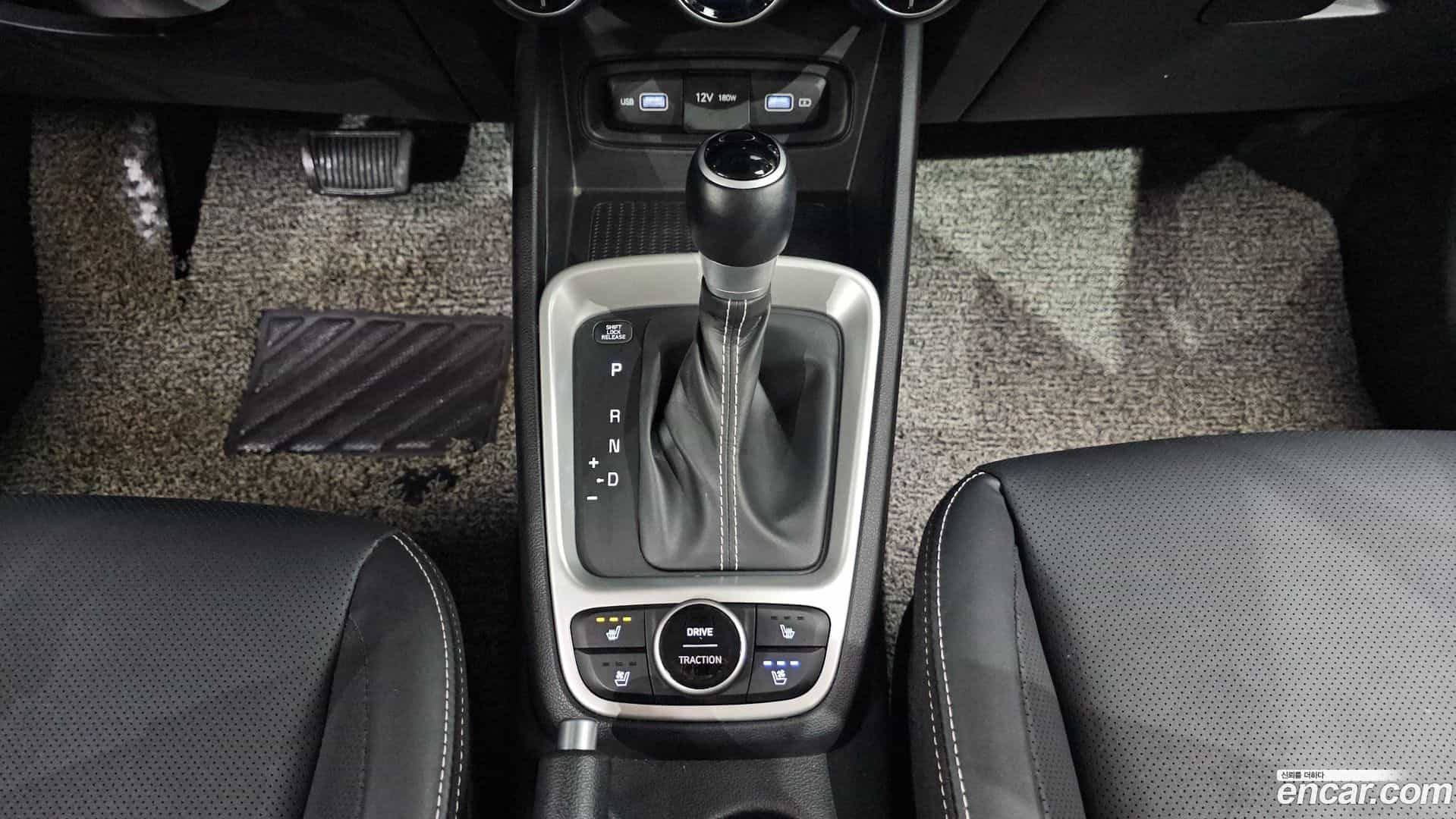 Venue Hyundai 2022.5-INNER-009