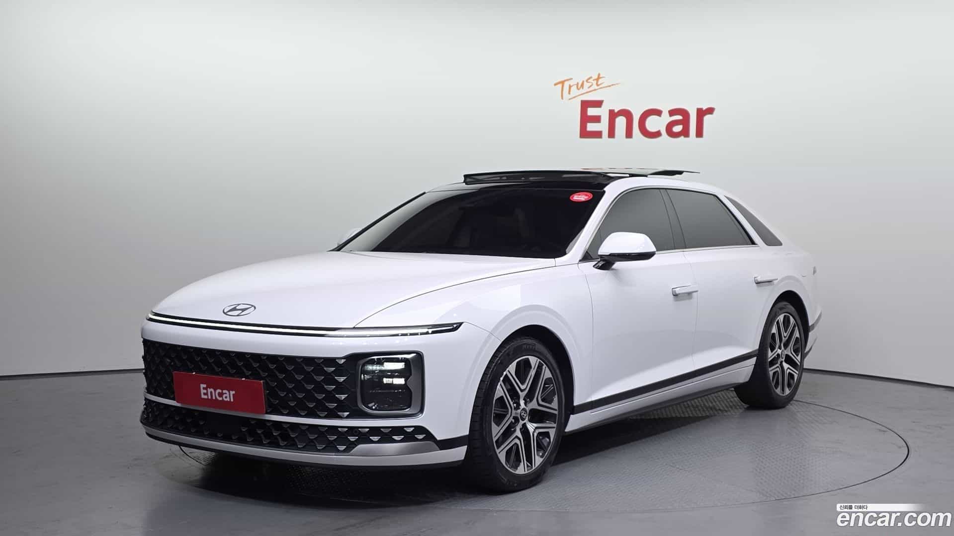 Grandeur Hyundai 2023.0-OUTER-001