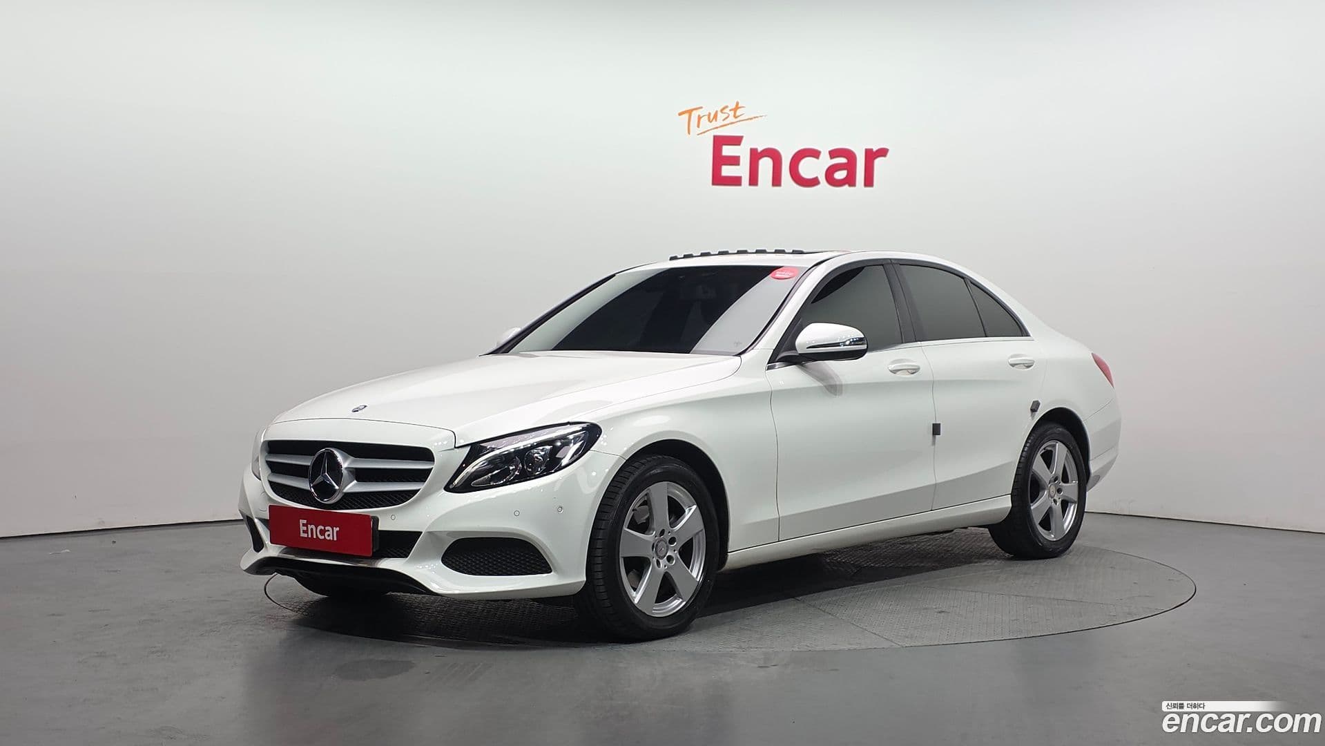 Main__Slider__Photo:C-Class Mercedes-Benz 2015.8-0