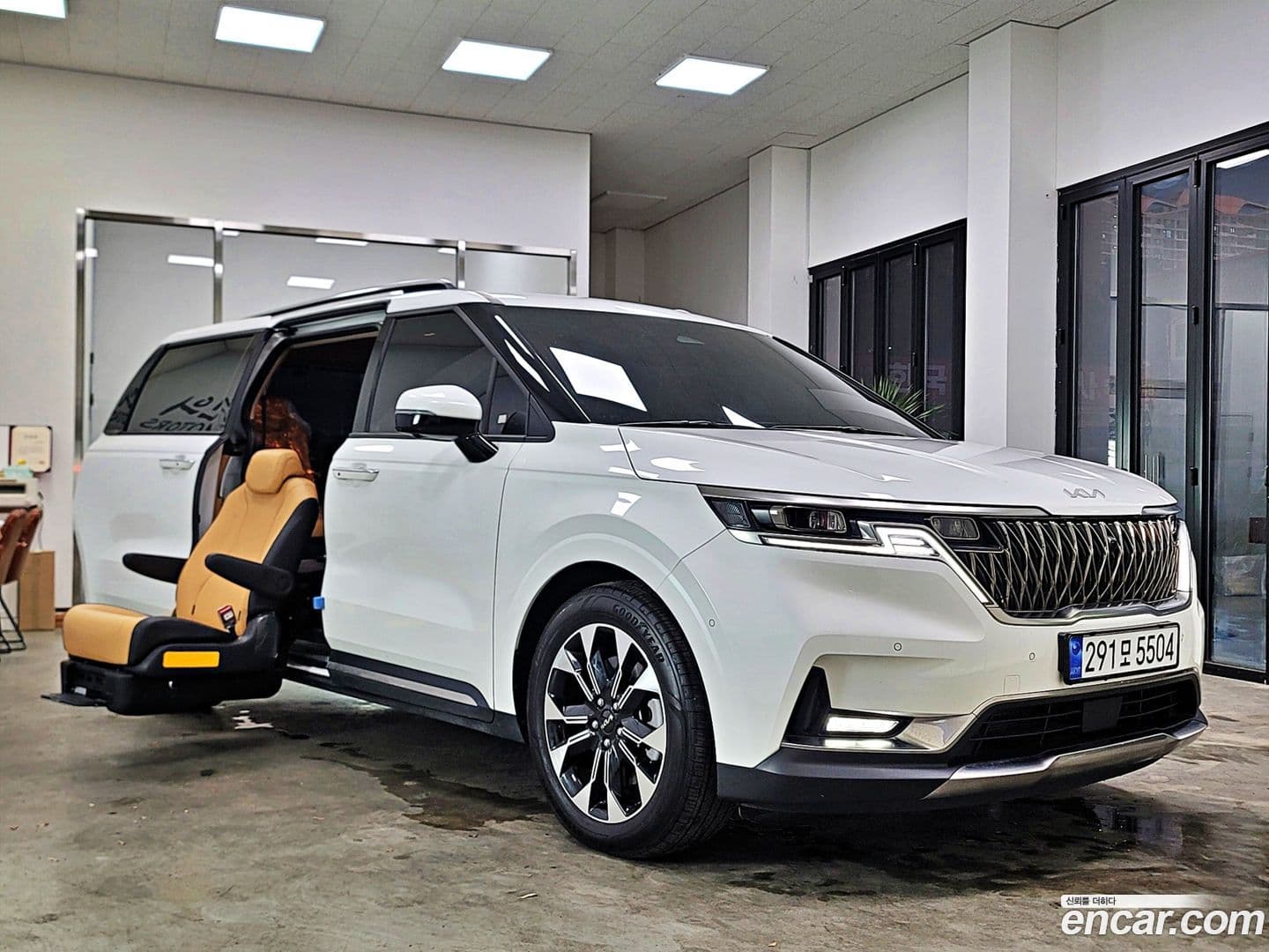 Main__Slider__Photo:Canival Kia 2023.7-0