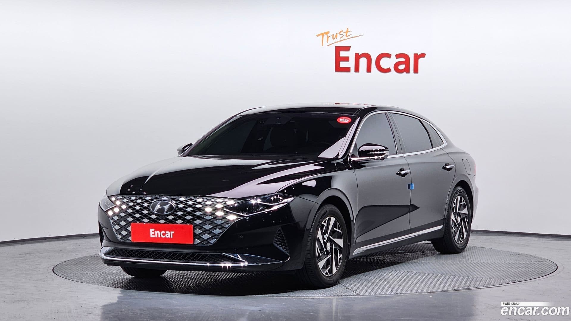 Main__Slider__Photo:Grandeur Hyundai 2021.11-0