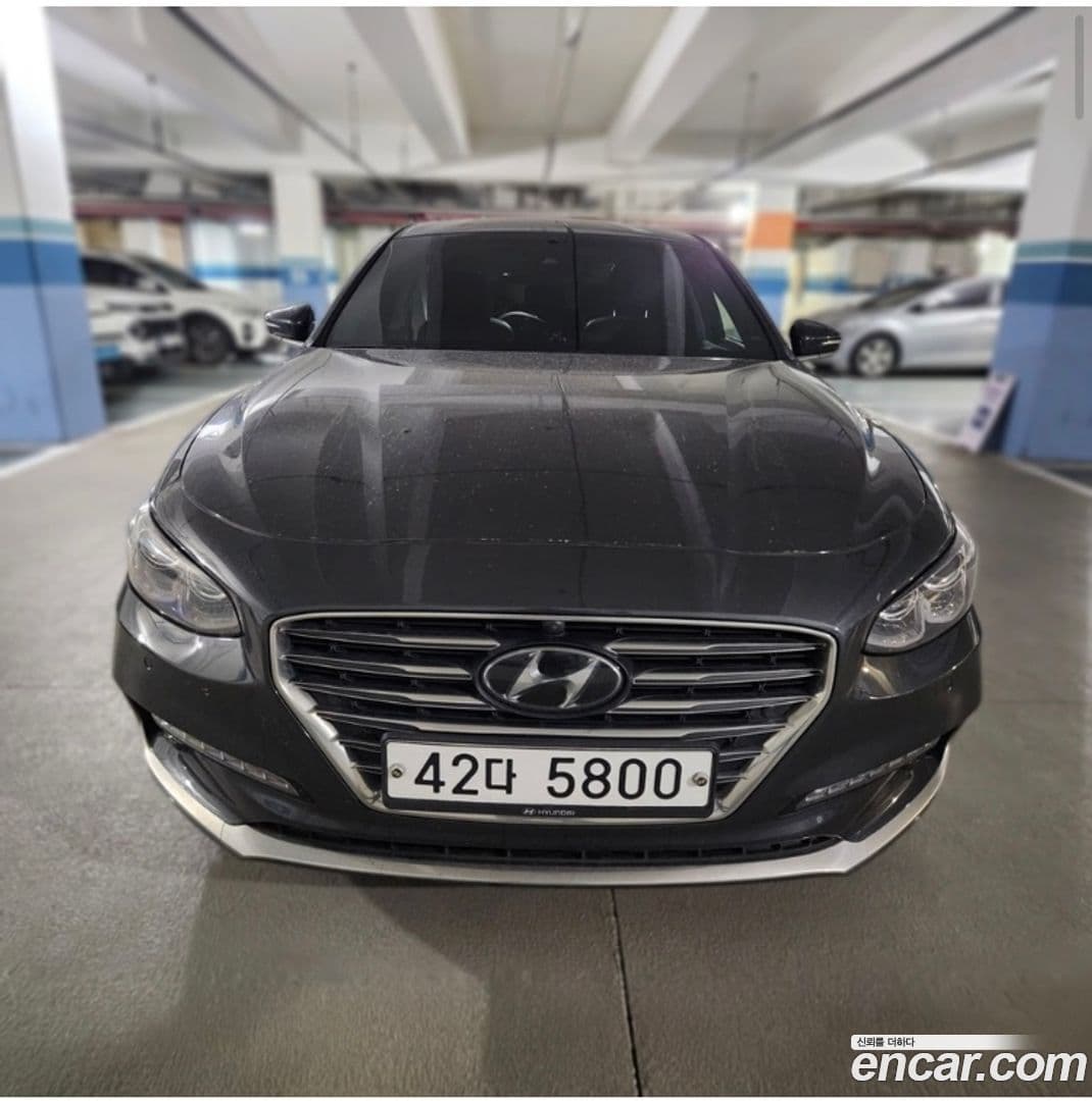Main__Slider__Photo:Grandeur Hyundai 2018.0-0