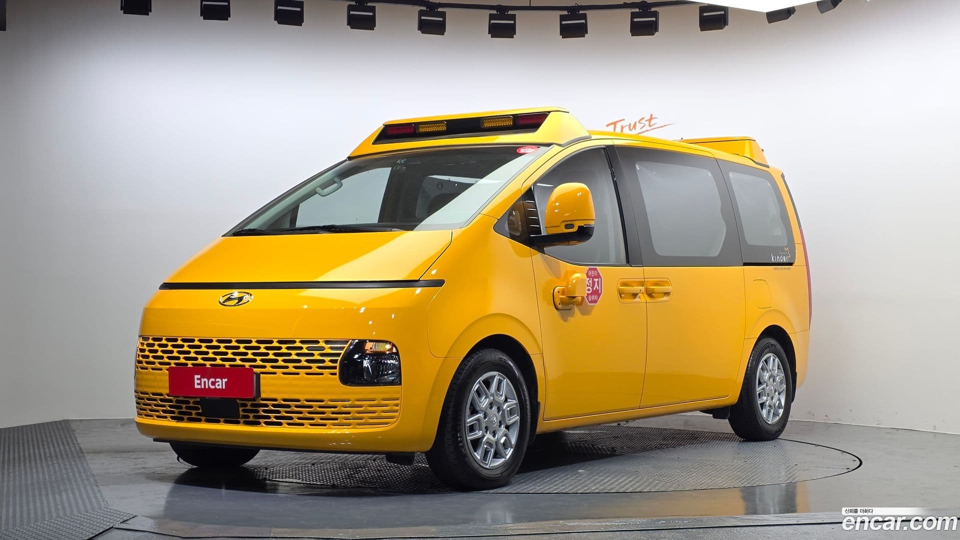 Main__Slider__Photo:Staria Hyundai 2022.1-0
