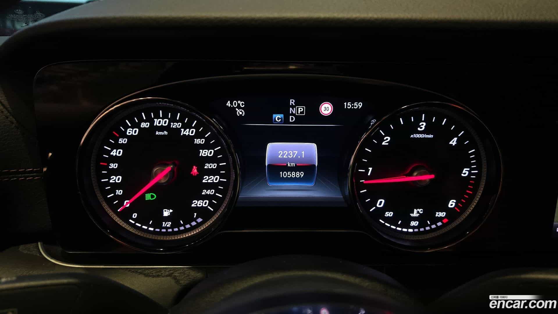 E-Class Mercedes-Benz 2019.0-INNER-008