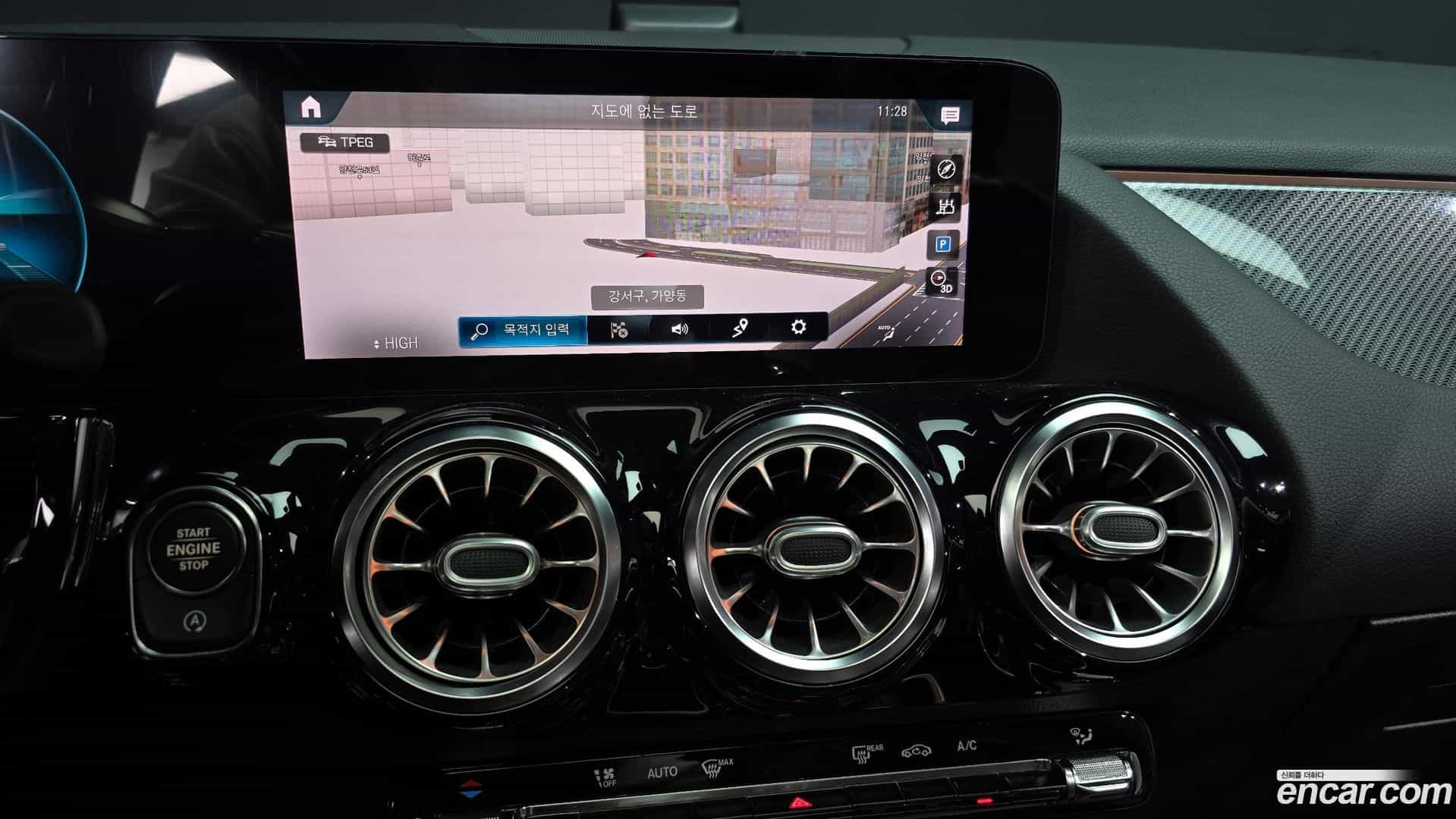 GLA-Class Mercedes-Benz 2020.11-OPTION-018