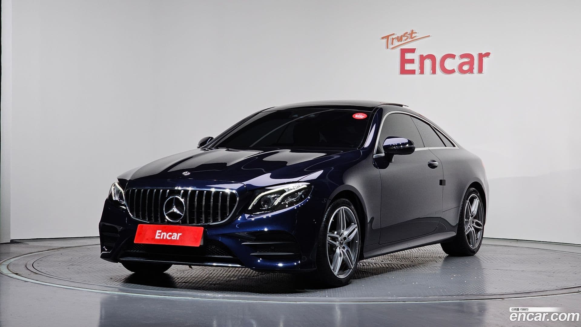 Main__Slider__Photo:E-Class Mercedes-Benz 2019.0-0
