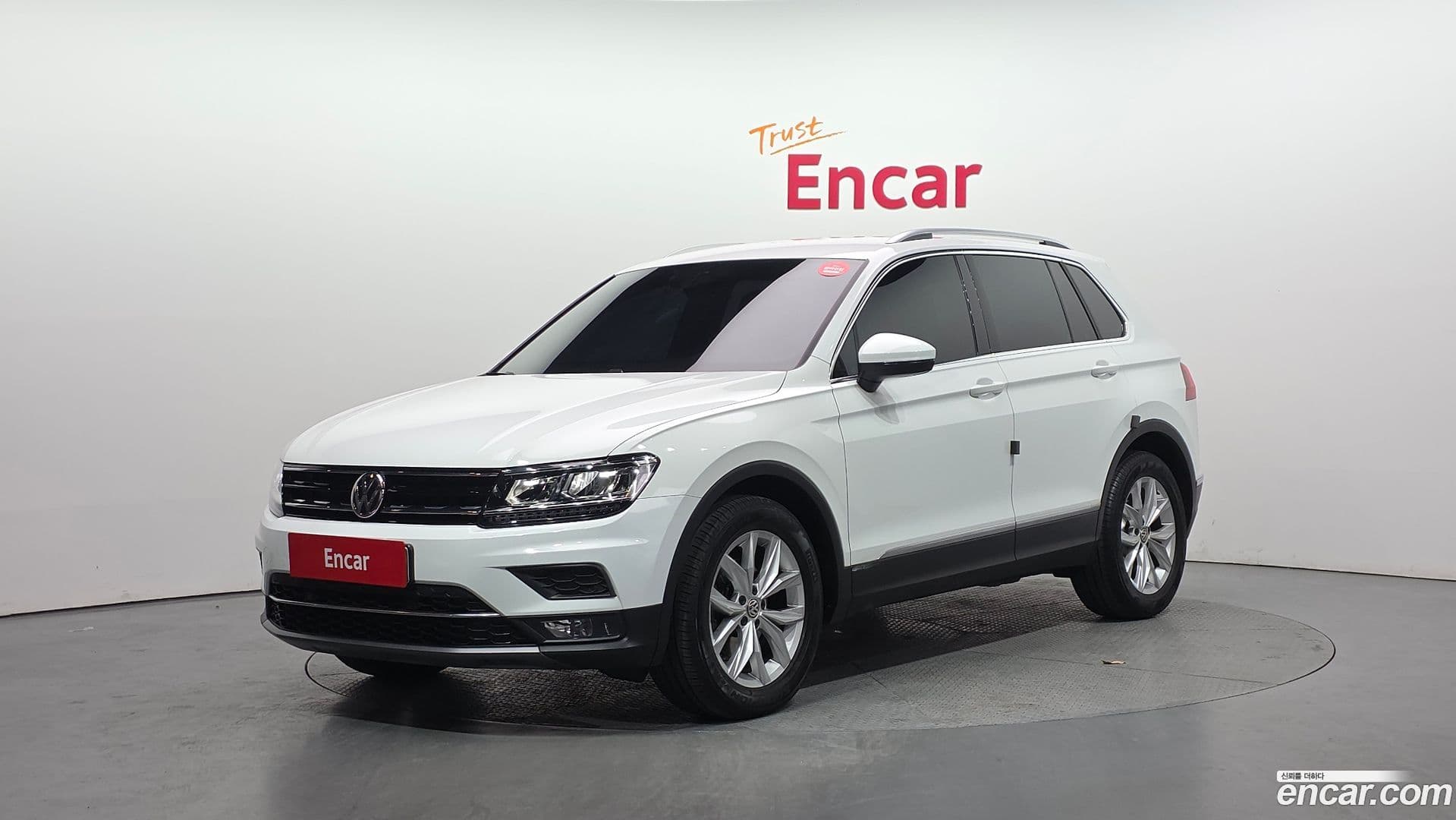 Main__Slider__Photo:Tiguan Volkswagen 2020.2-0