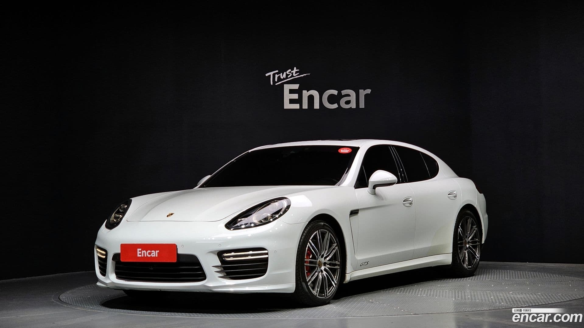 Main__Slider__Photo:Panamera Porsche 2015.10-0