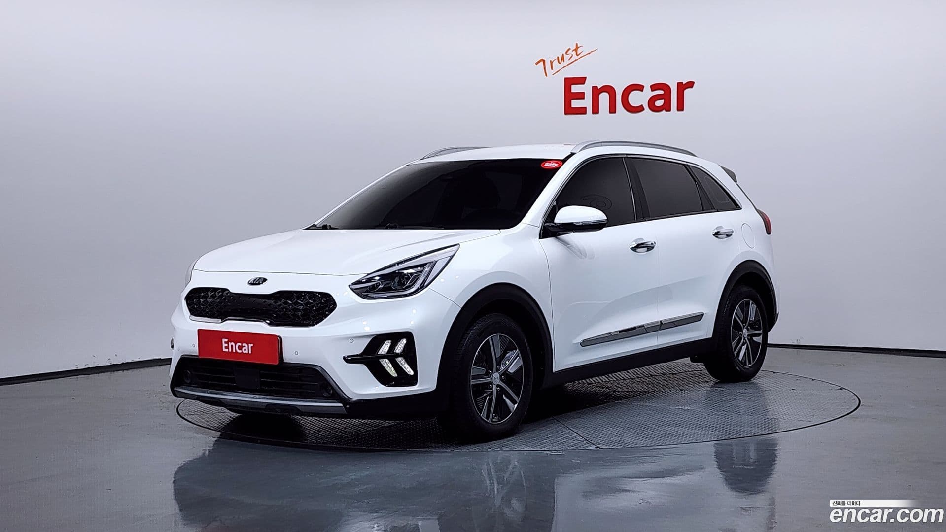 Main__Slider__Photo:Niro Kia 2021.2-0