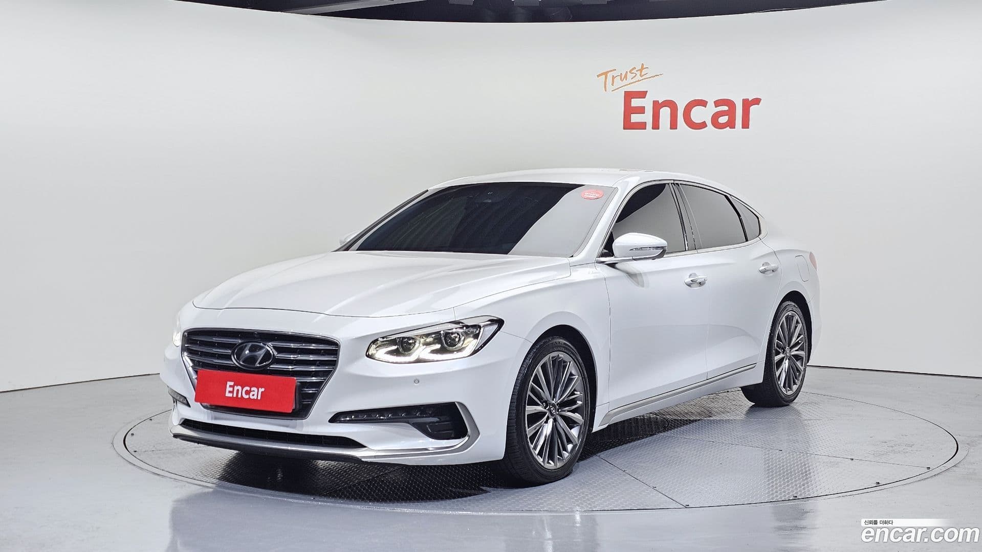 Main__Slider__Photo:Grandeur Hyundai 2017.5-0